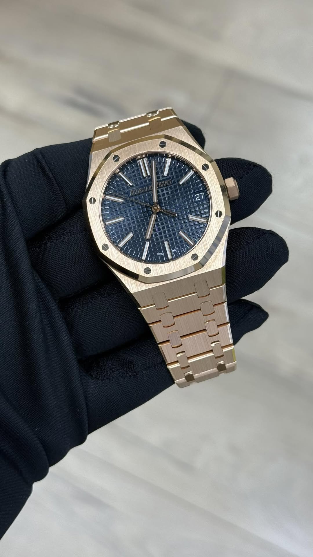 May be an image of wrist watch and text that says '1' 27 0 。 ምር ر'