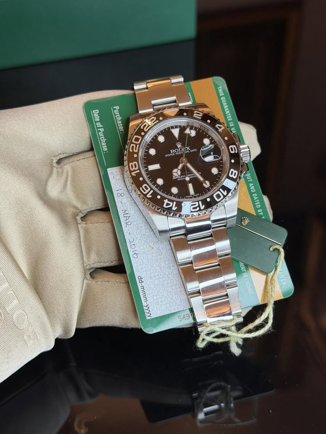 May be an image of wrist watch and text that says '2 THIS GUARANTEE a VA STRPEAR PAGULEA อ 안화기% ROLE Date of Purchase Purchaser MAR. 610ב 6 MTLUP 8 LOUT 分 10 AND 12 DATED BY ទប…