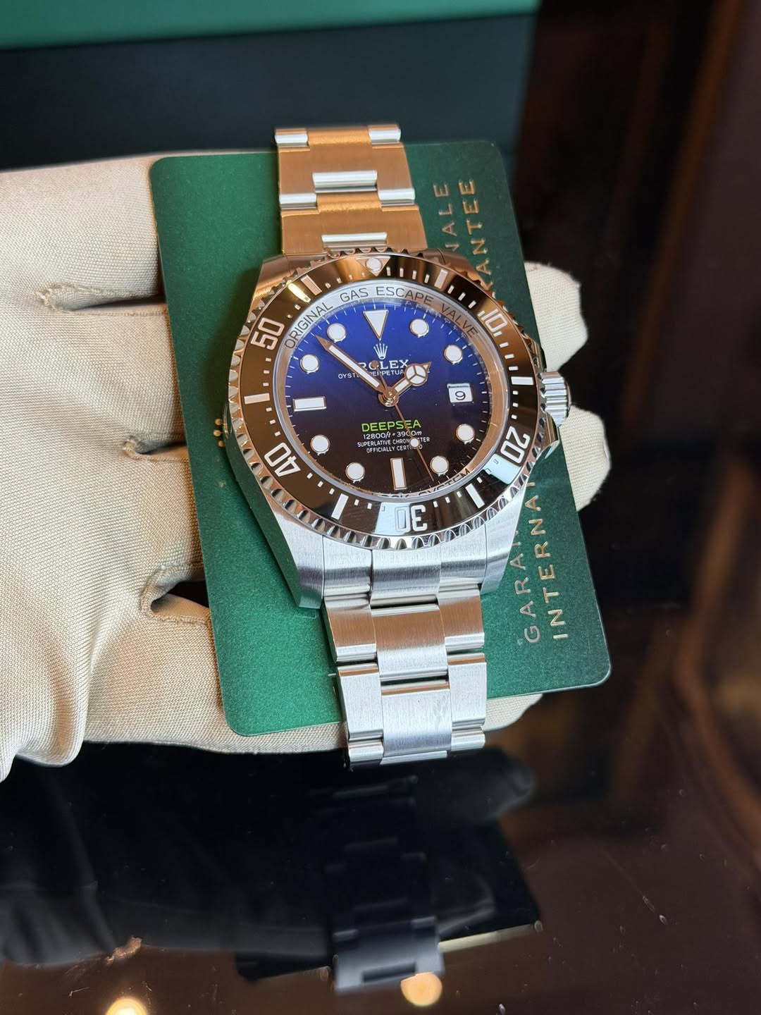 May be an image of wrist watch and text that says 'W GAS ESCAP AP 50 RIGINAL el mST 10 LEX 9 LE0+ DEE DEEPS- oTKй 40 30 20 GARA INTERNA A'