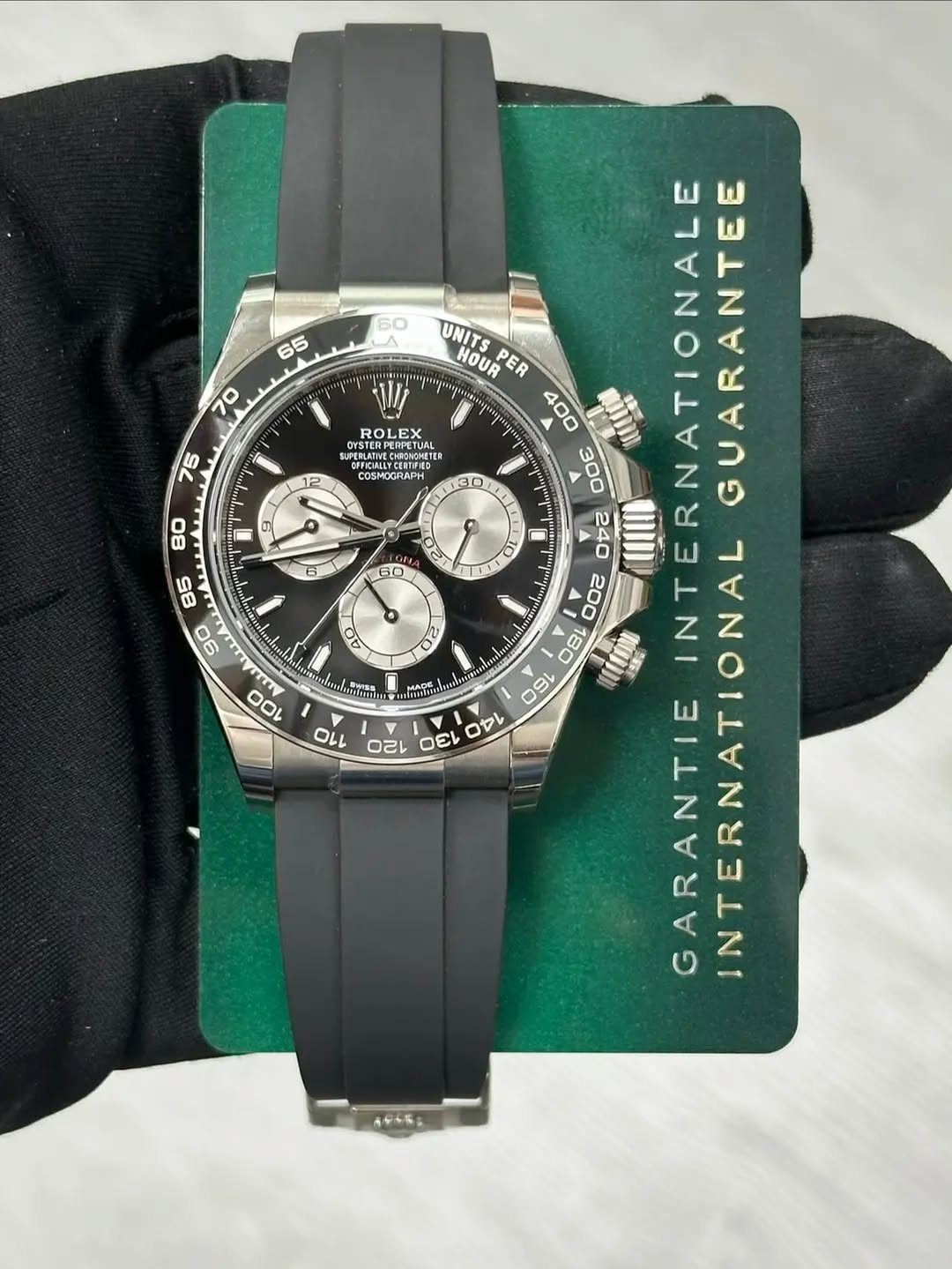 May be an image of wrist watch and text that says '60 65 70 ROLEX 75 SUPERLITIVE คดมว MECOOSACHETER COSMOGRAPH 6 တ 80 6 e O 85 90 4R 50 UNITS HOUR PER លុប្ជាត 300 240 GUARANTEE A…