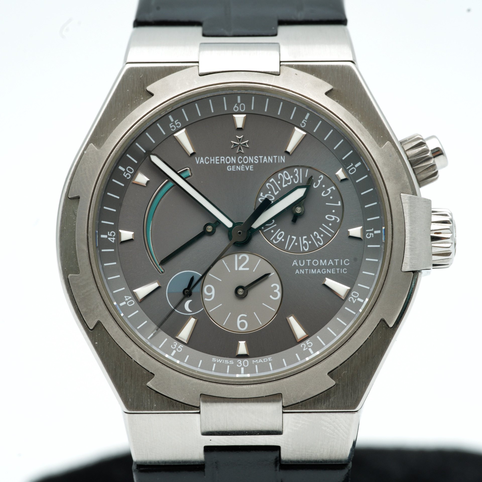 May be an image of wrist watch and text that says '55 50 10 A 5 VACHERONCONSTANTIN VACHERON CONSTANTIN GENEVE ト ?/-19- 9 12 AUTOMATIC ANTIMAGNETIC 公 SWISS a O TAO'