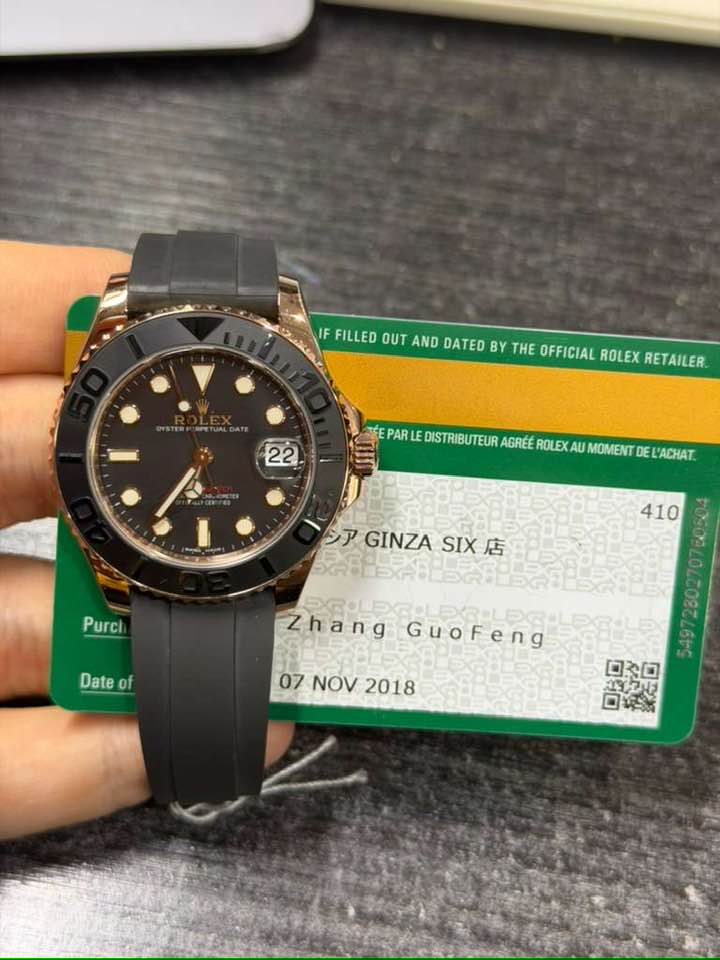 May be an image of wrist watch and text that says 'IF FILLED OUT AND DATED BY THE OFFICIAL ROLEX ROLEXRETAILER RETAILER PETUALDATE 22 EPARL AR DISTRIBUTEUR AGRÉÉ ROLEX AU MOMENT DE…