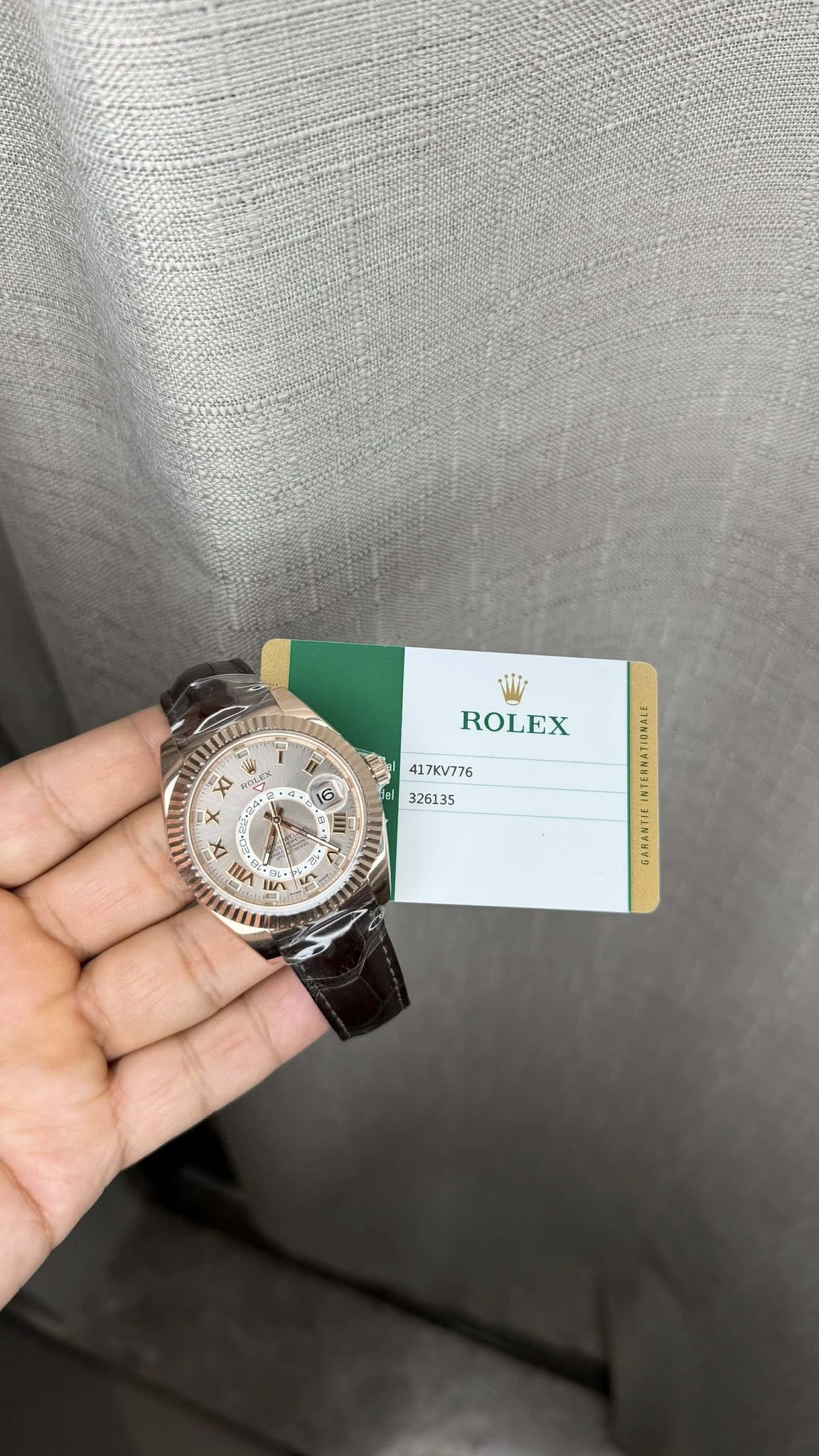May be an image of wrist watch and text that says 'X ・2 ROLEX 417KV776 326135 6 II 4 X ۲د ዘለ แมล 21'