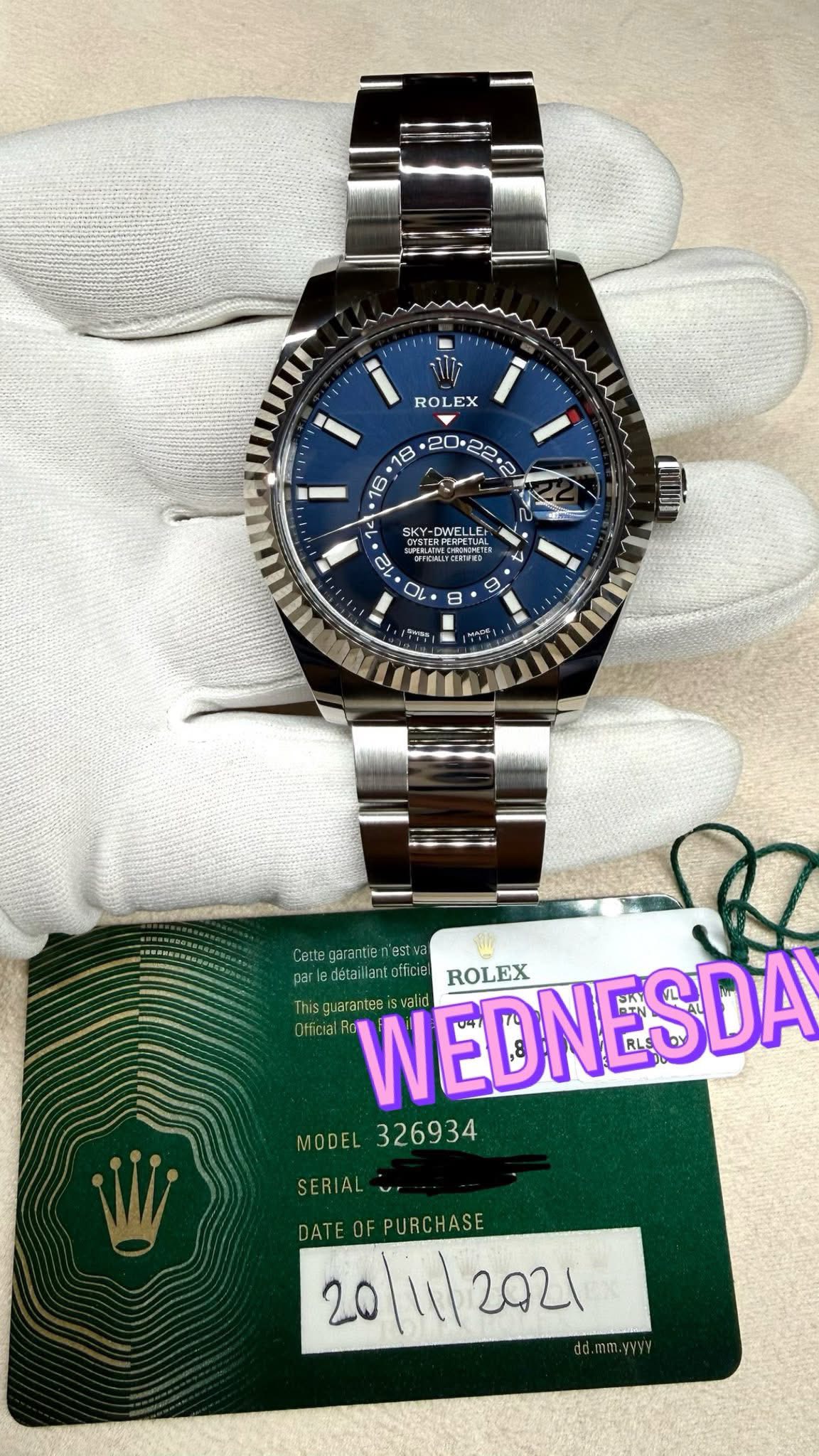 May be an image of wrist watch and text that says 'RO ROLE EX ・ 2ه 16 Skiy 12 W 이 ന Cettegarantene parledetailant.oficit officie ROLEX Thisquarantegisvalic WEDNESDA esty…