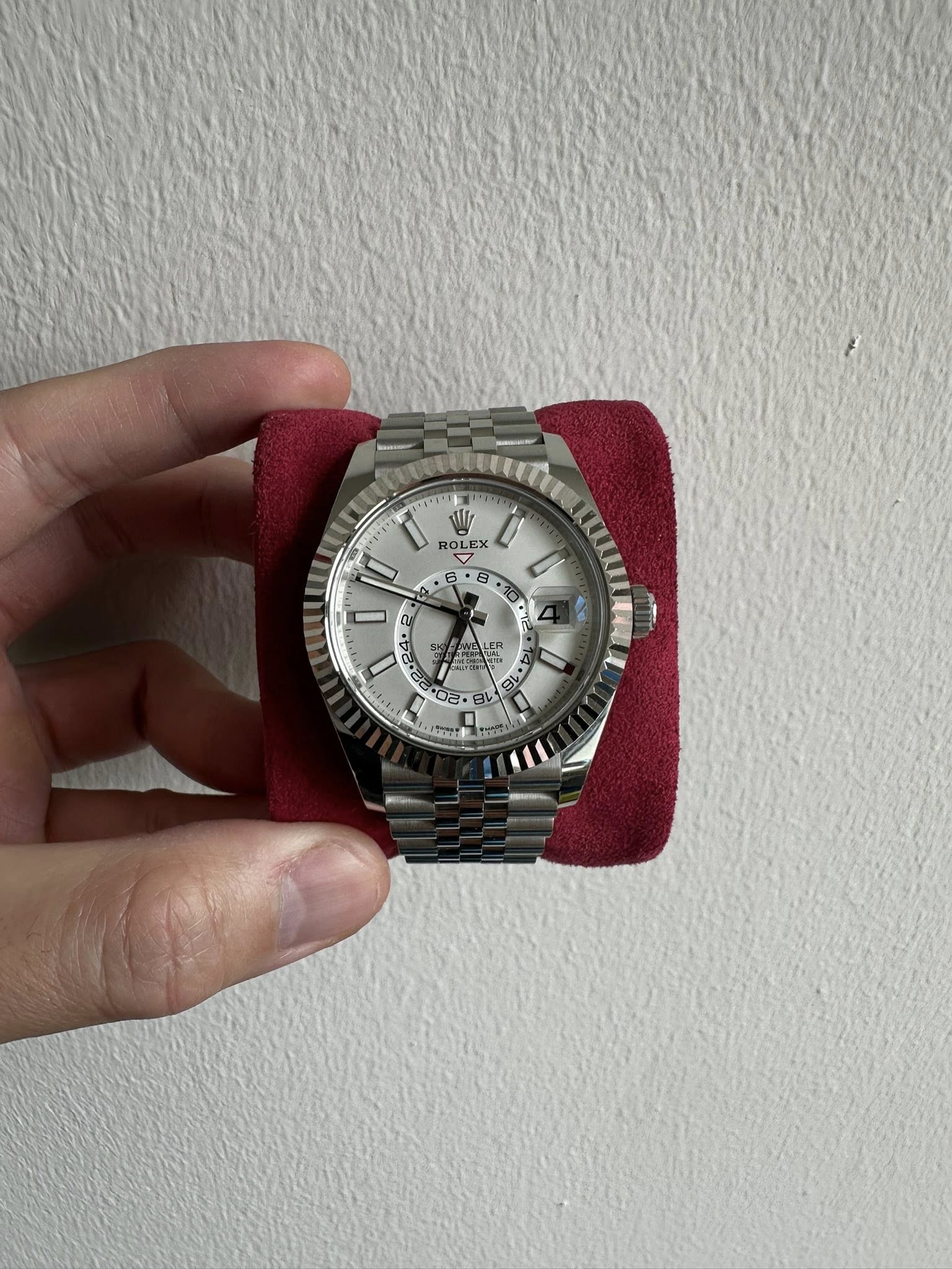 May be an image of wrist watch and text that says 'NI ROLEX ROLEX EX ROL 8 0 0 So 5 B T בריי CR V O E 02. 10 BL 16 9 TIYY'