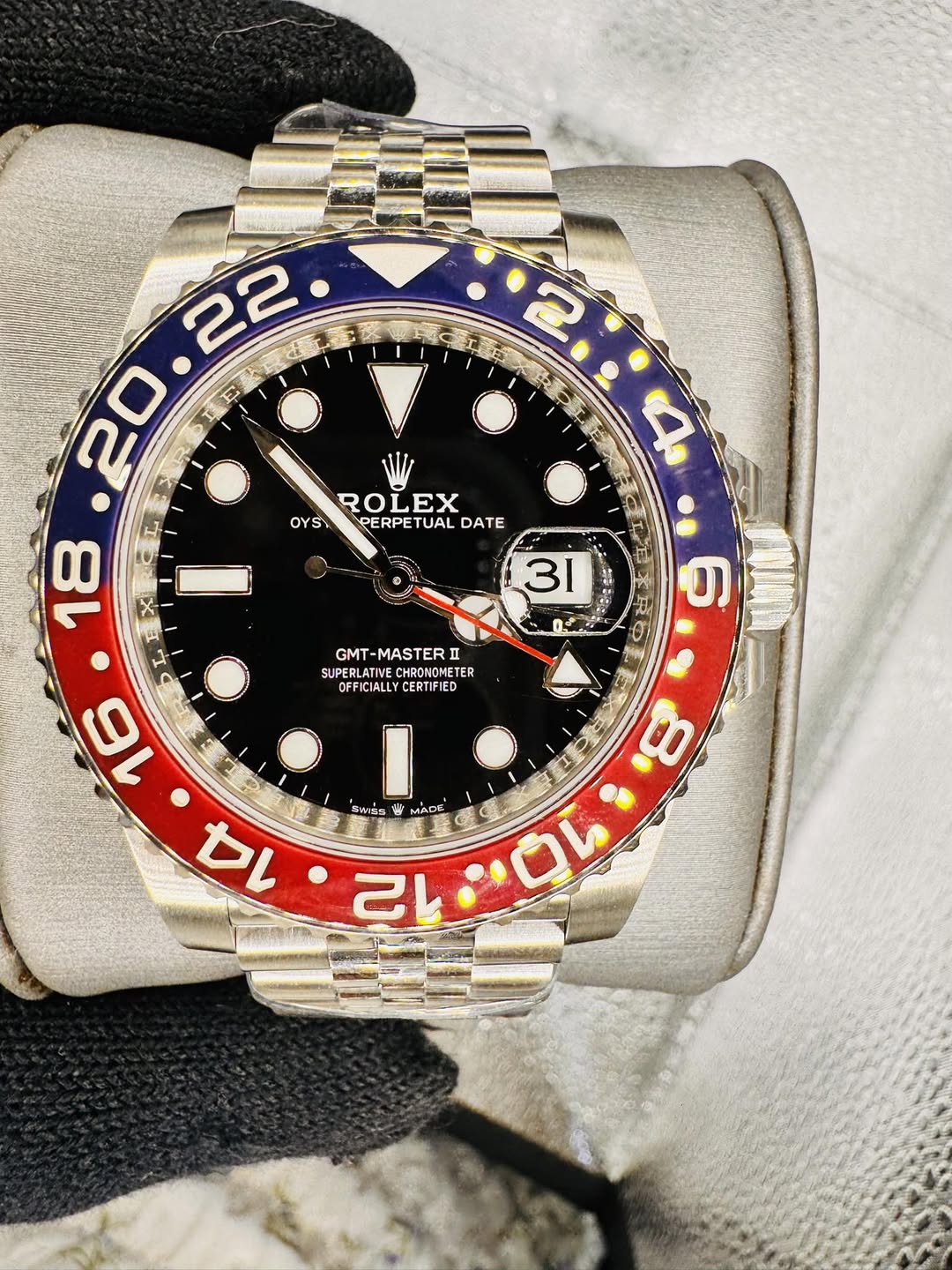 May be an image of wrist watch and text that says 'bn 22 20 I لم E 18 OYS ROLEX PERPET PERPETUALD/ TUAL DATE 4 31 な 0. GMT-MASTERII I SUPERLATIVE CHRONONET…