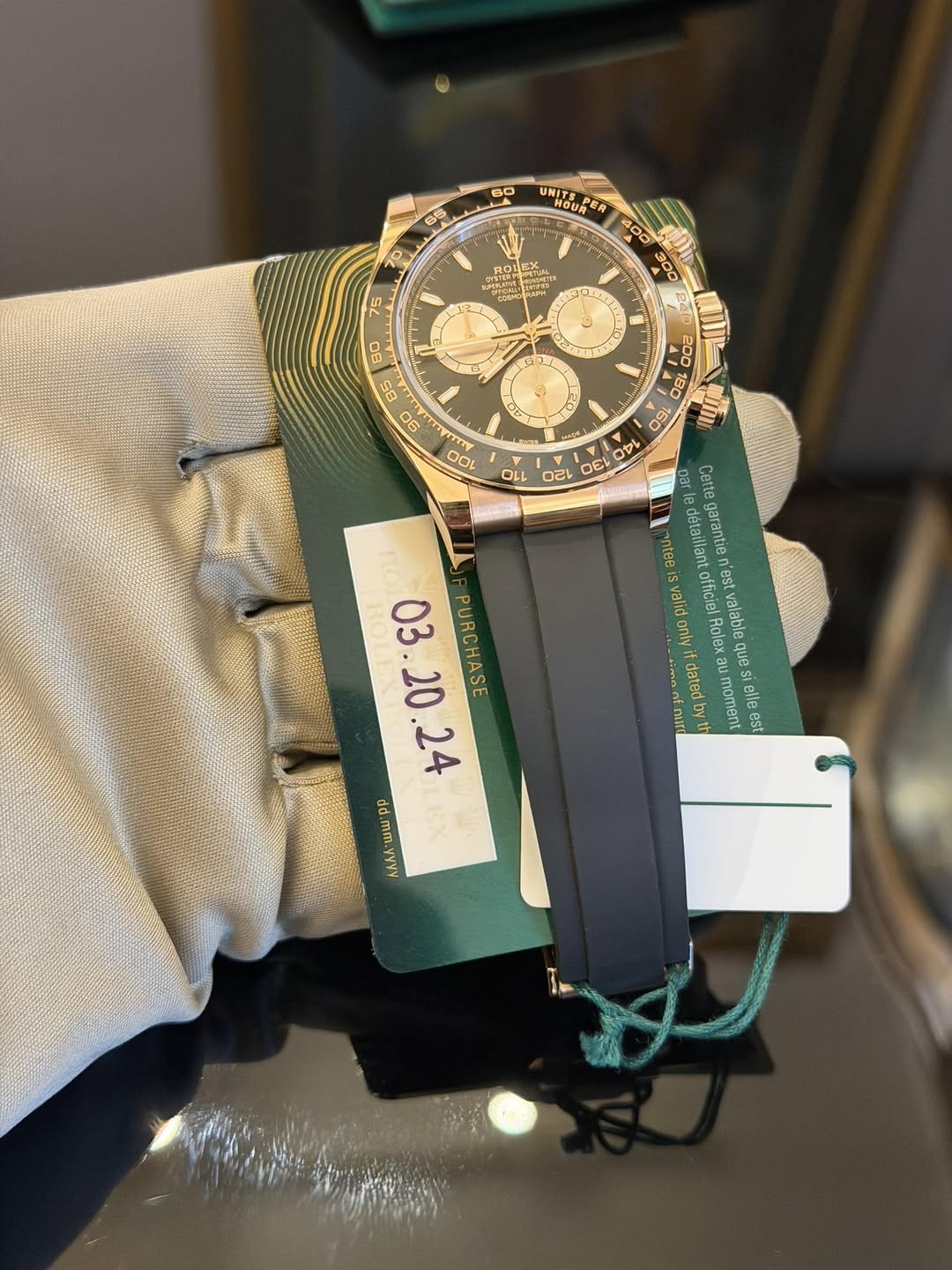May be an image of wrist watch and text that says '60 SS UNITSPAR 400 300 தணள ផ្ី 180 190 レレ د 우리 吉 ល 0చ DE DC コセ M par! arl Cen Cette nteel garantie validany anly Rolex e UP…