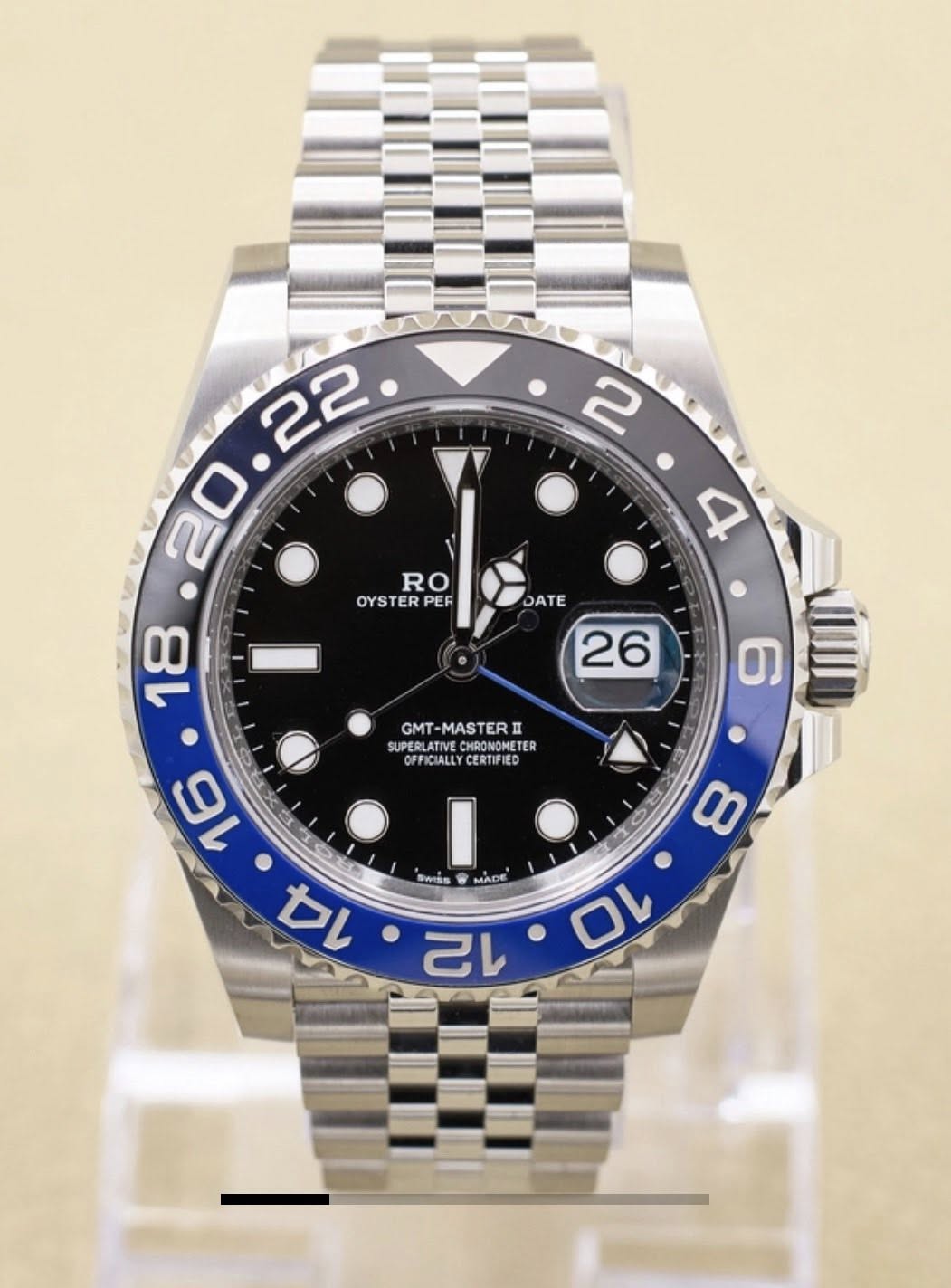 May be an image of wrist watch and text that says '22. U 20 18 RO OYSTERPER PER OYSTE DATE 2 4 6 JIII 26 GMT- GMT-MASTER Ⅱ SUPERLATIV LPEBLATINVE.COMOMONETE CHRONOMETER ER…