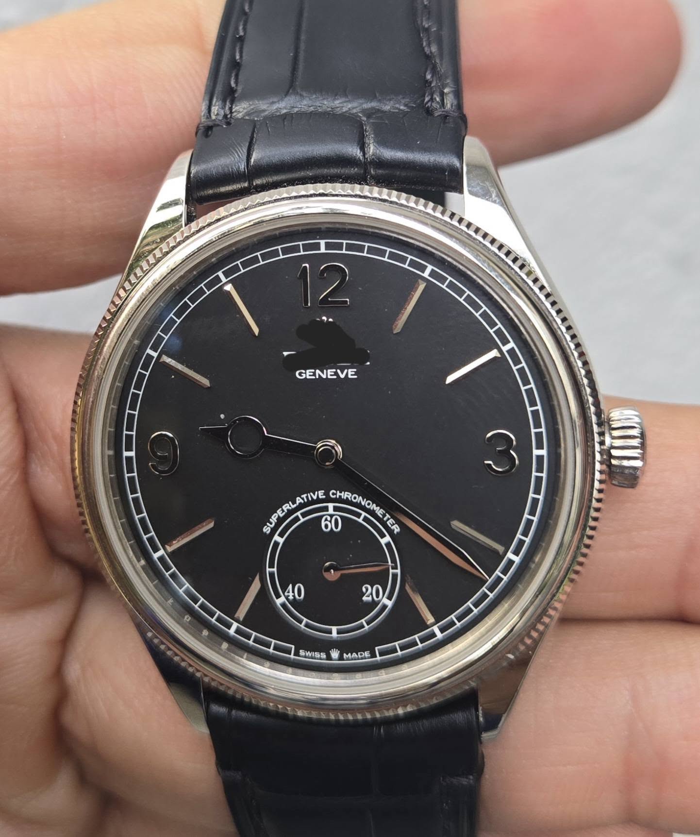 May be an image of wrist watch and text that says '12 GEN GENEVE 3 SUPERLATIVE SUPERLATIVE 60 CHRONOMETER ER CHRONOM 新W15 물 MAPE'