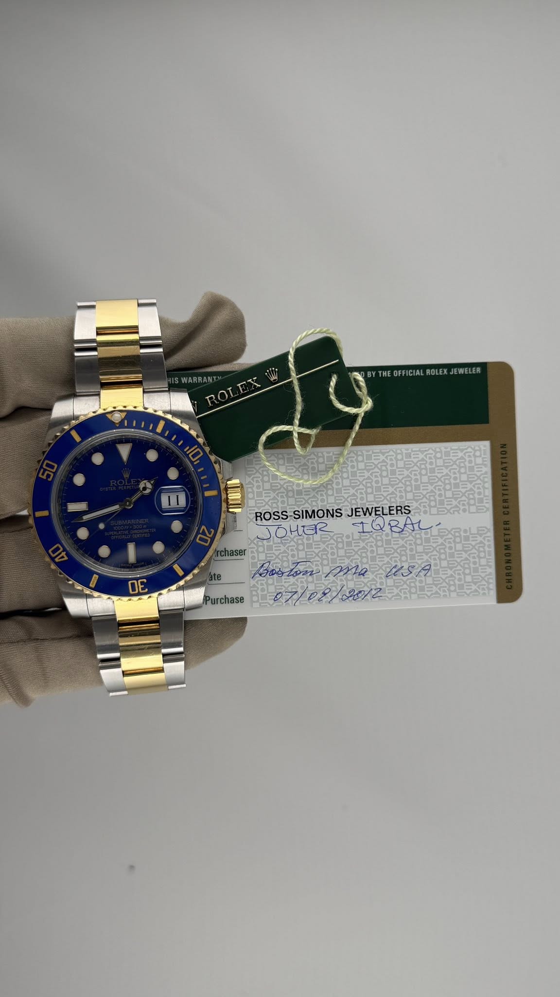 May be an image of wrist watch and text that says '1I I ROSS-SIMONS ROSS-SIMONSJEWELERS JEWELERS ਤਰਮसਟ IQBAL σε BcbroK mra USA'