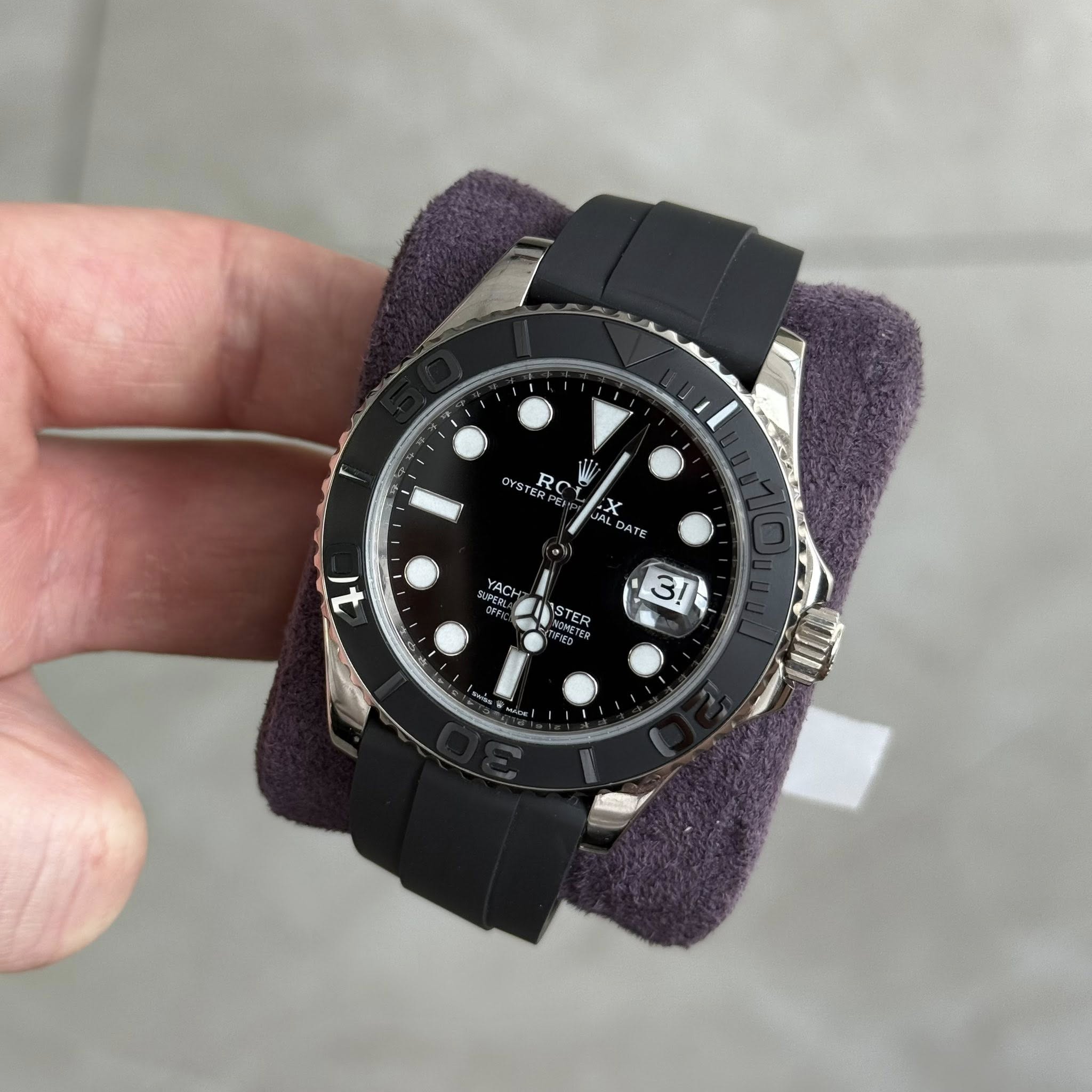 May be an image of wrist watch and text that says 'OrsRC A W OYST RC 2 X X DATE 7 YACH ISTE 3!'