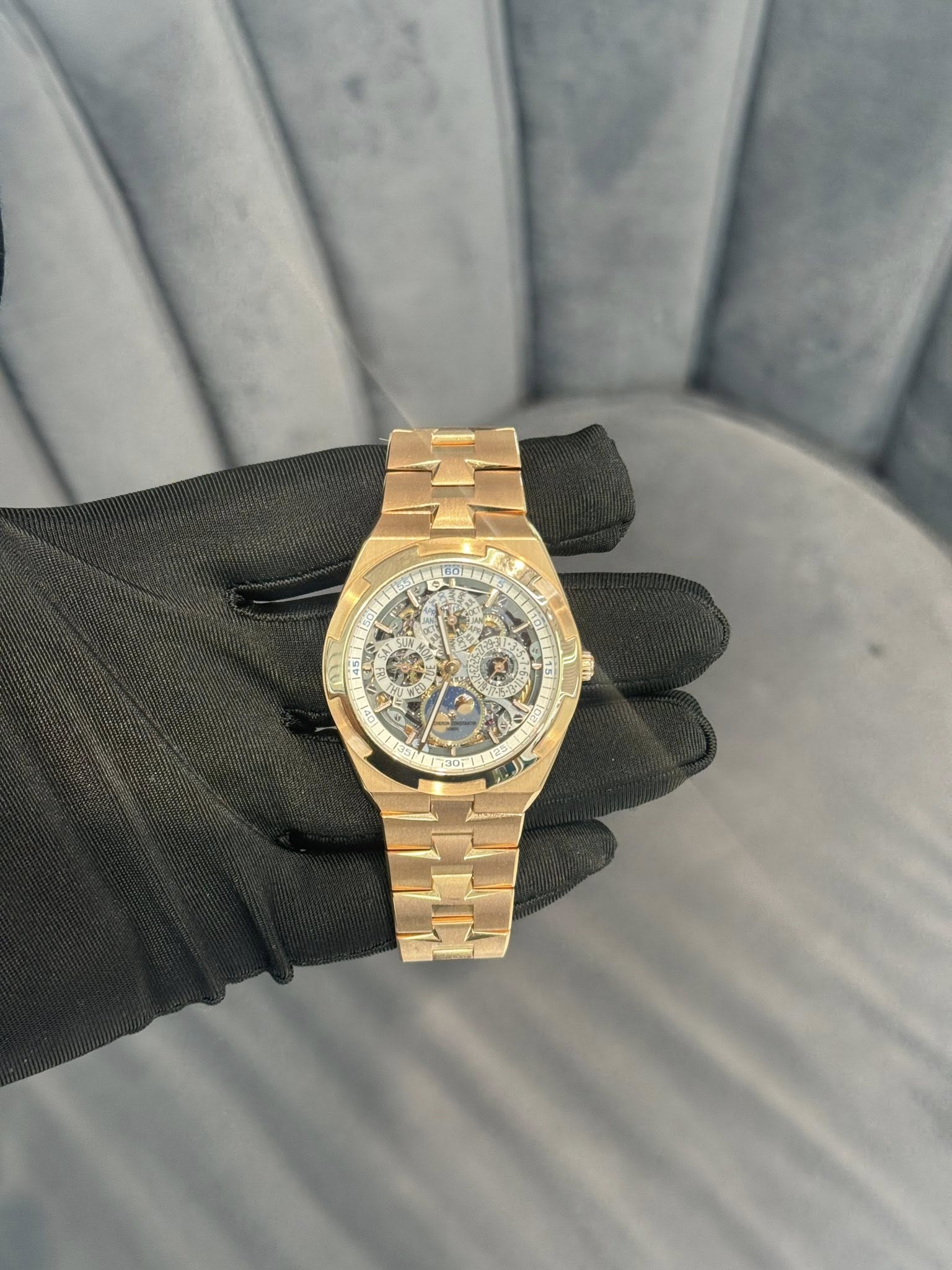 May be an image of wrist watch and text that says 'ስት ম را A আਲ C X ኢሜ ዊ'