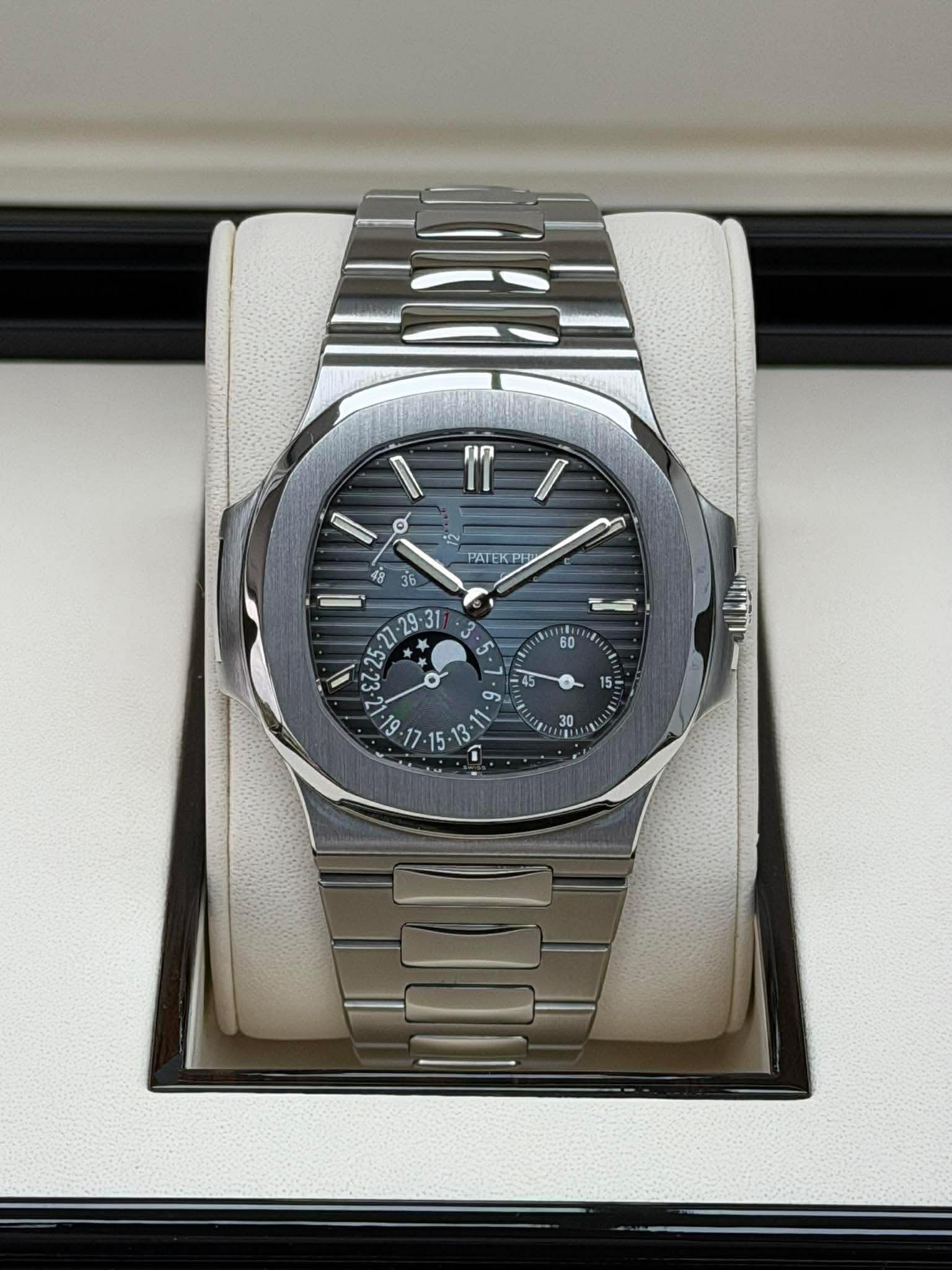 May be an image of wrist watch and text that says '١ O IT جم PATEKP P PATE .بی ی M 60 25 ಪ 45 45 و 和刀 สูบ'