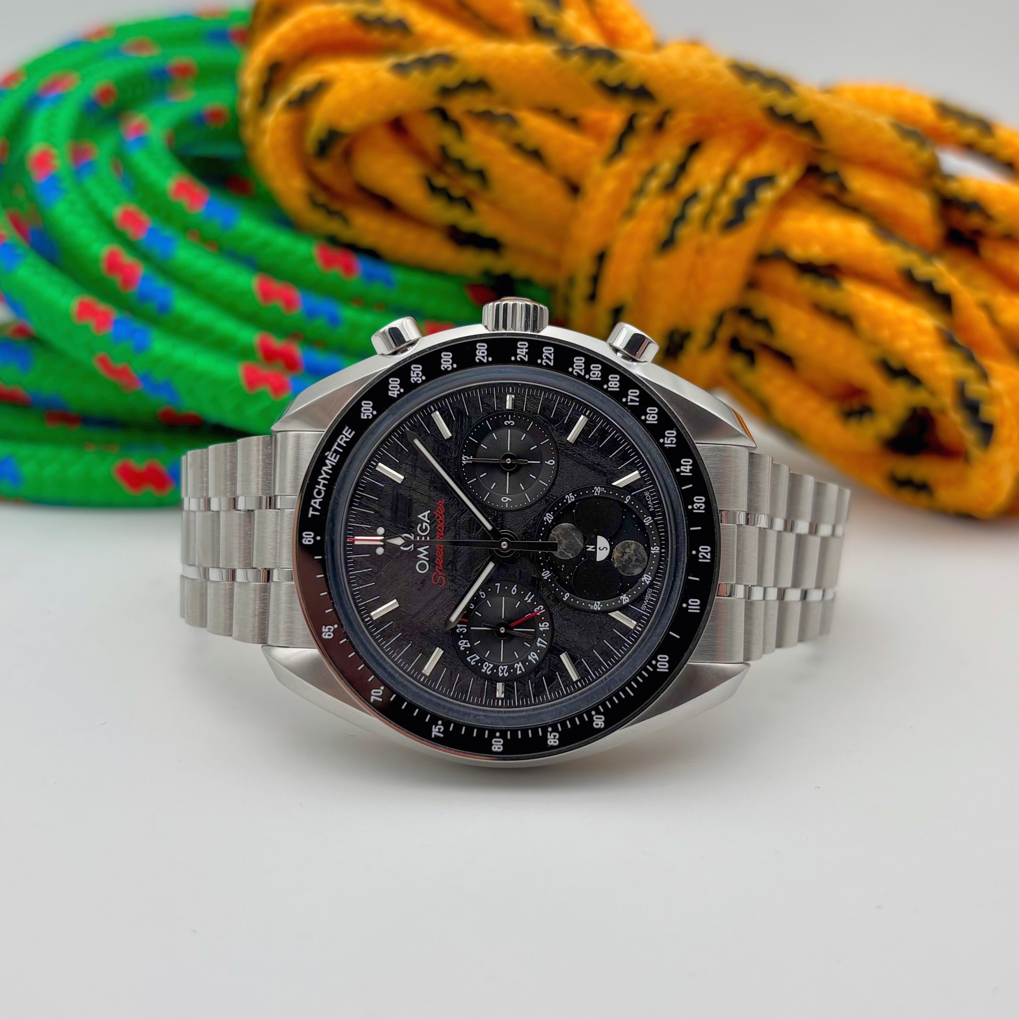 May be an image of wrist watch and text that says '20 2ው 3 500 2ែ 急屋 F DEI 80. OM:GA WO GE 3. ا E5 မ a 91 ·유 ና.ና 23. أ٠ 19. De 15.'