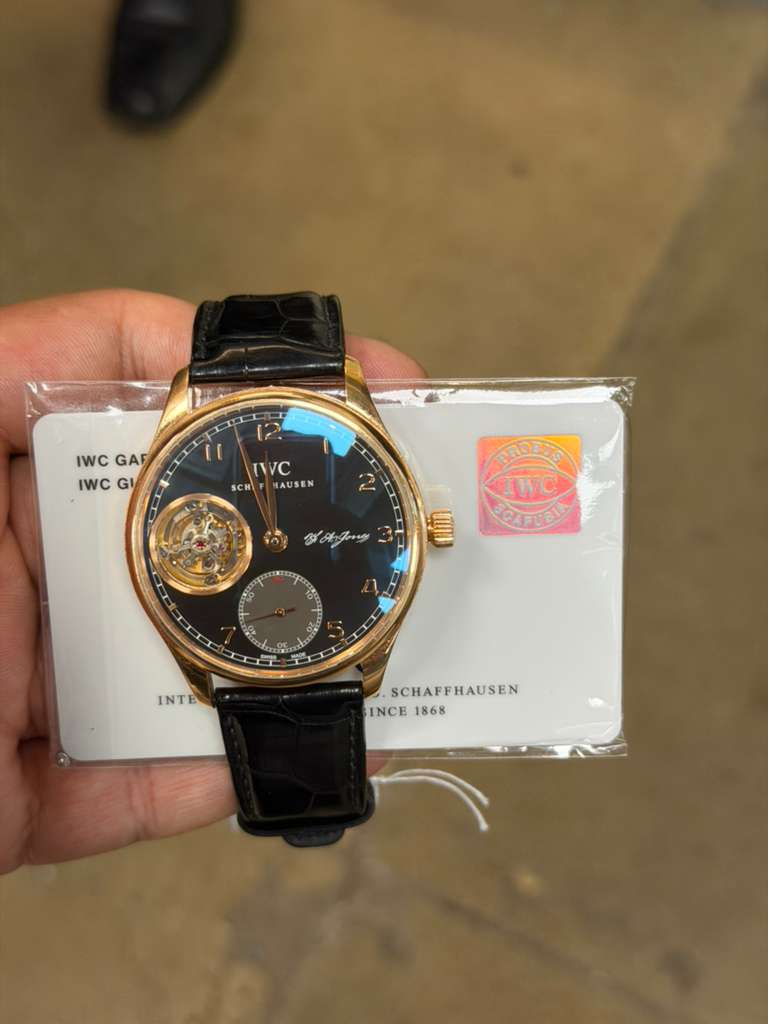 May be an image of wrist watch and text that says '12 e IWC GAF IWC GI I1 TVC SCHT SCH AUSEN 2 ogrng 湯 IWO ភពានធាន 트 CLFLET INTE SCHAFFHAUSEN FFHAUSEN INCE INCE1868 1868'
