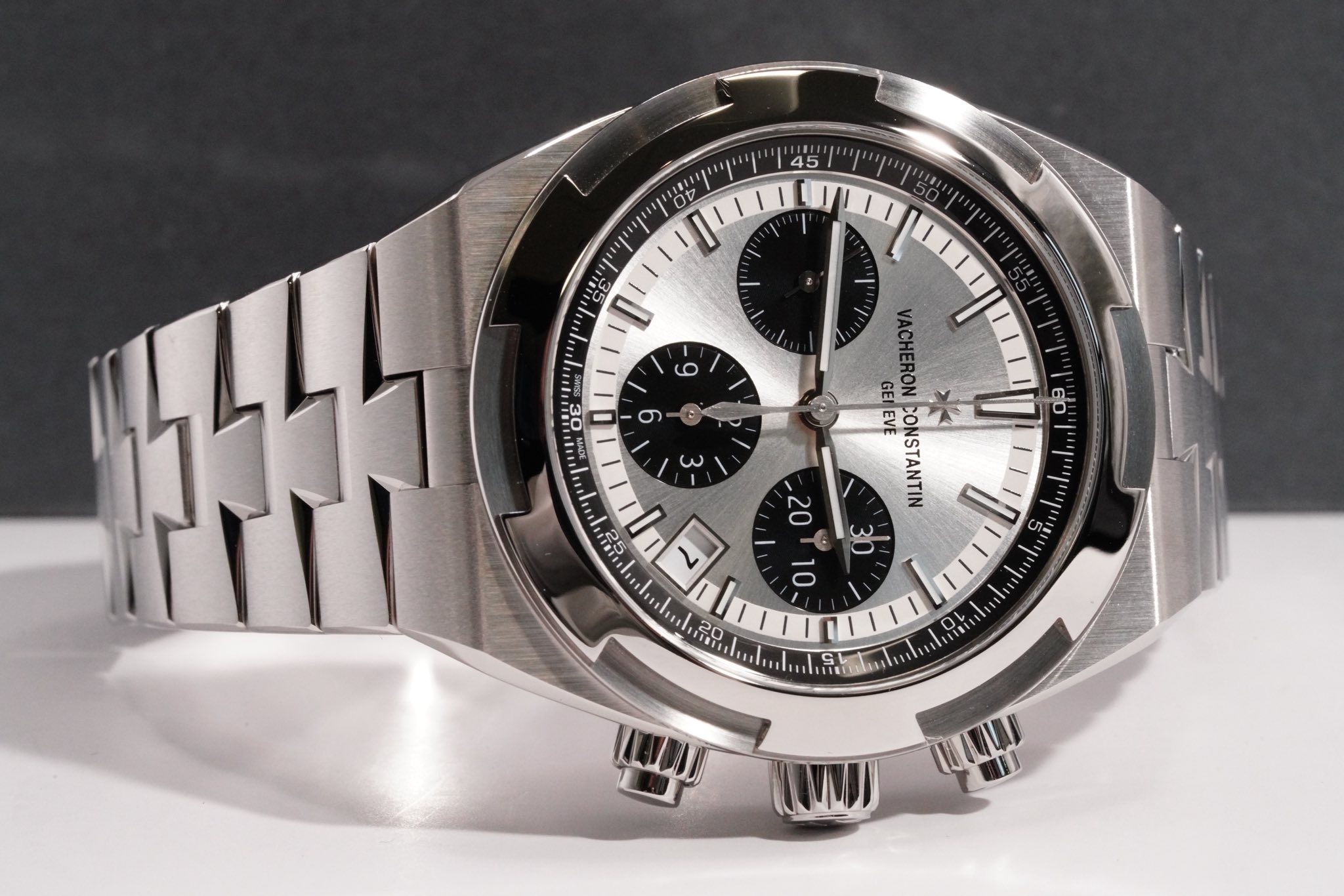 May be an image of wrist watch and text that says 'I ים م 30 σ ه 60 GEI VACHERON EVE ONSTANTIN ض 20 H ۷ 10 20 ဟို- UW'