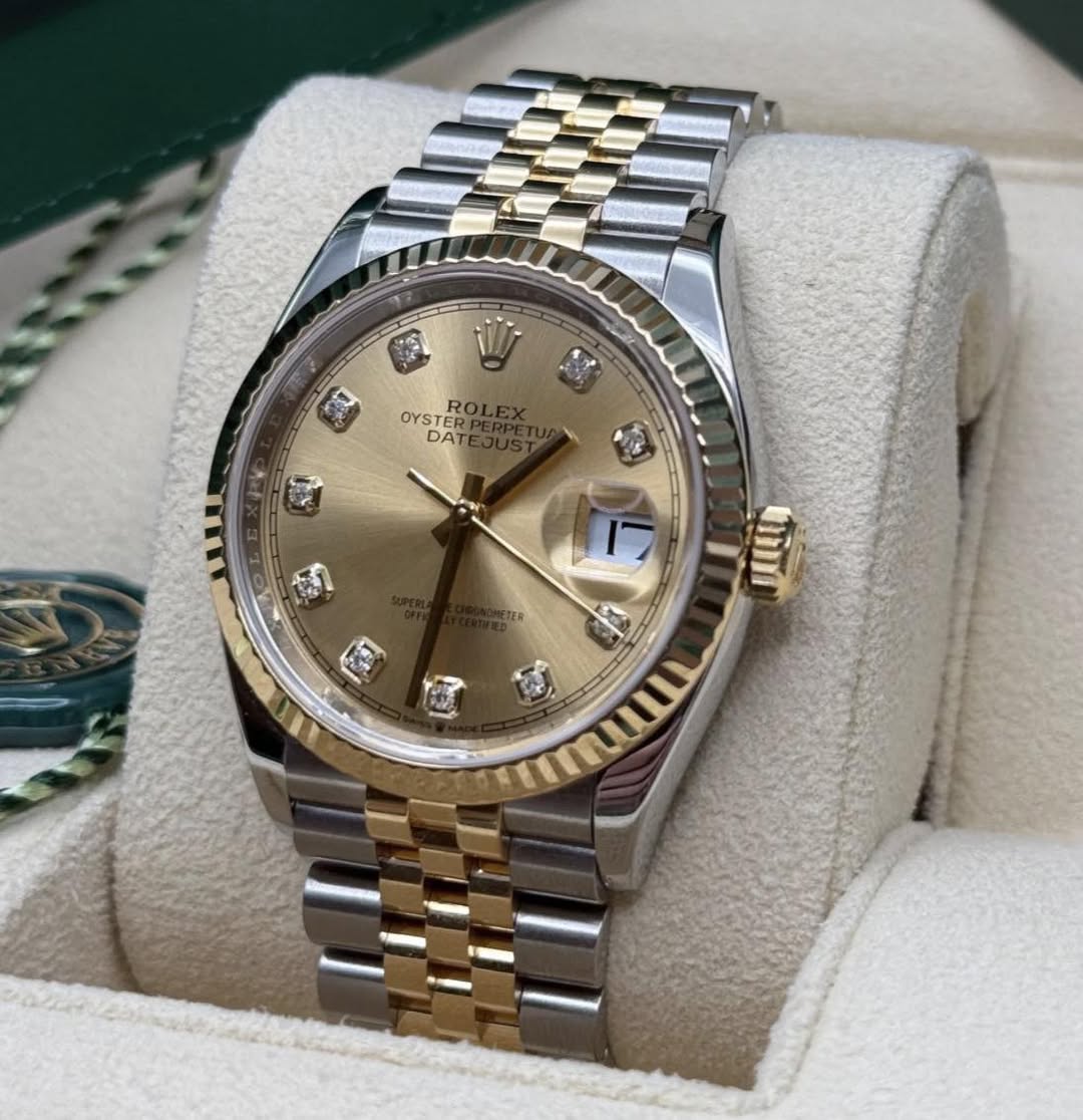 May be an image of wrist watch and text that says '1S OYSTER OYSTER A DAT RO غس - የዬህ S 1នា'