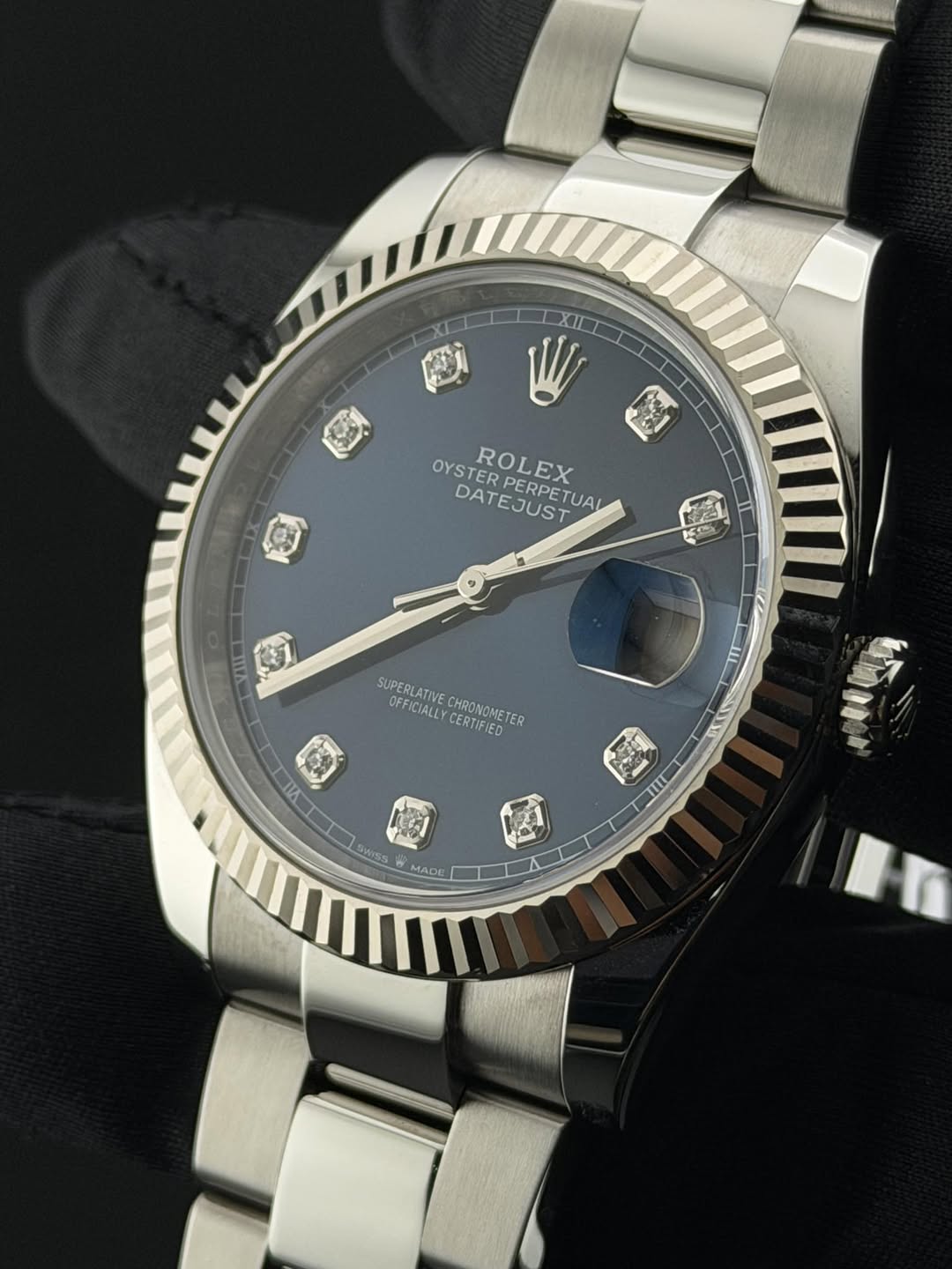 May be an image of wrist watch and text that says 'OYSTER PERPE ROLEX DATEJUST OYSTERPERPETUAI TUAI 0吉 SUPERLATIVE OFFICIALLY SUPERLATIVECHRONGHETER OFFICIALLY.CERTIFIED CERTIFIED…