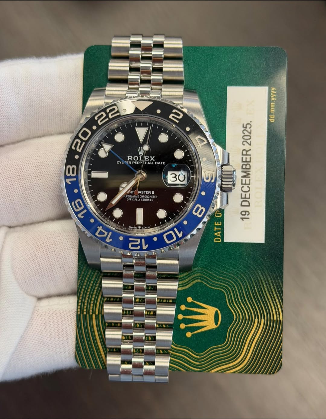 May be an image of wrist watch and text that says '22 20 yyVV mm. dd ROL ROLEX EX aY ERPERP ETUAL DATE 18 30 ASTERD CERTIFIES 2 天米 Ip- DECEMBER 0 DATEO ም 19 DATE 16 14 ロレ 12'