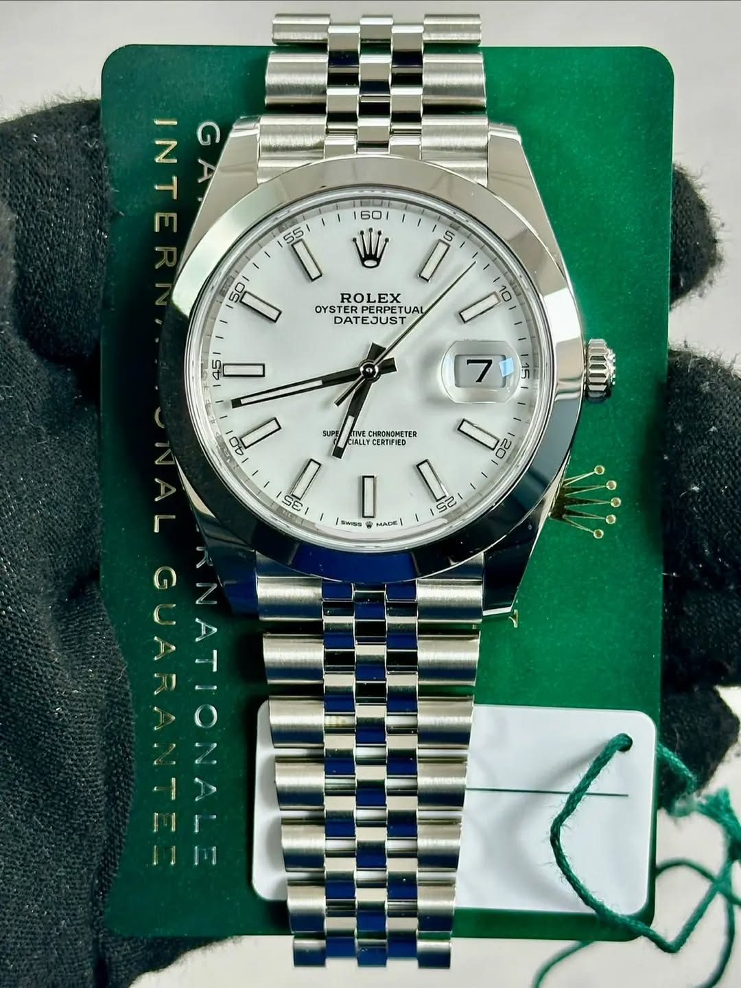 May be an image of wrist watch and text that says 'NINE んへ N W i 5 ROLEX OYSTER PERPETU PERPETUA UAI DATEJUST I 10 7 45 D 15 SUPE 40 D GALLY CERTIFIED ITIVE CHRONOMETER ER സ I 20…