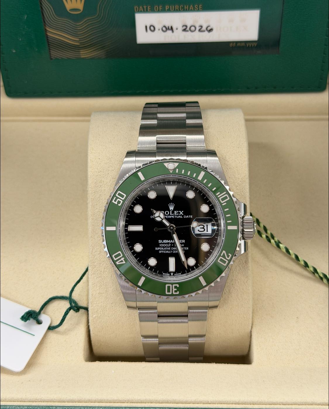 May be an image of wrist watch and text that says ' OL 01 OLEX EX 10 31 水 SUBMA 1000R OLATE 40 20 30'