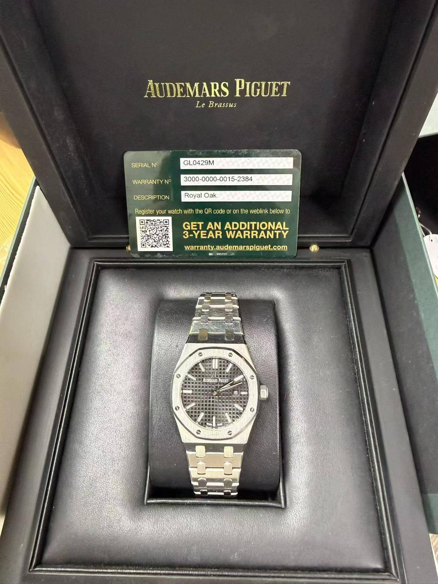 May be an image of wrist watch and text that says 'AUDEMARSPIGUE AUDEMARS PIGUET Le Brassus SEPIAL N- GL GL0429M WAARANTY N ECaPn ON Royal Oak Register watch onthe weblink helat…