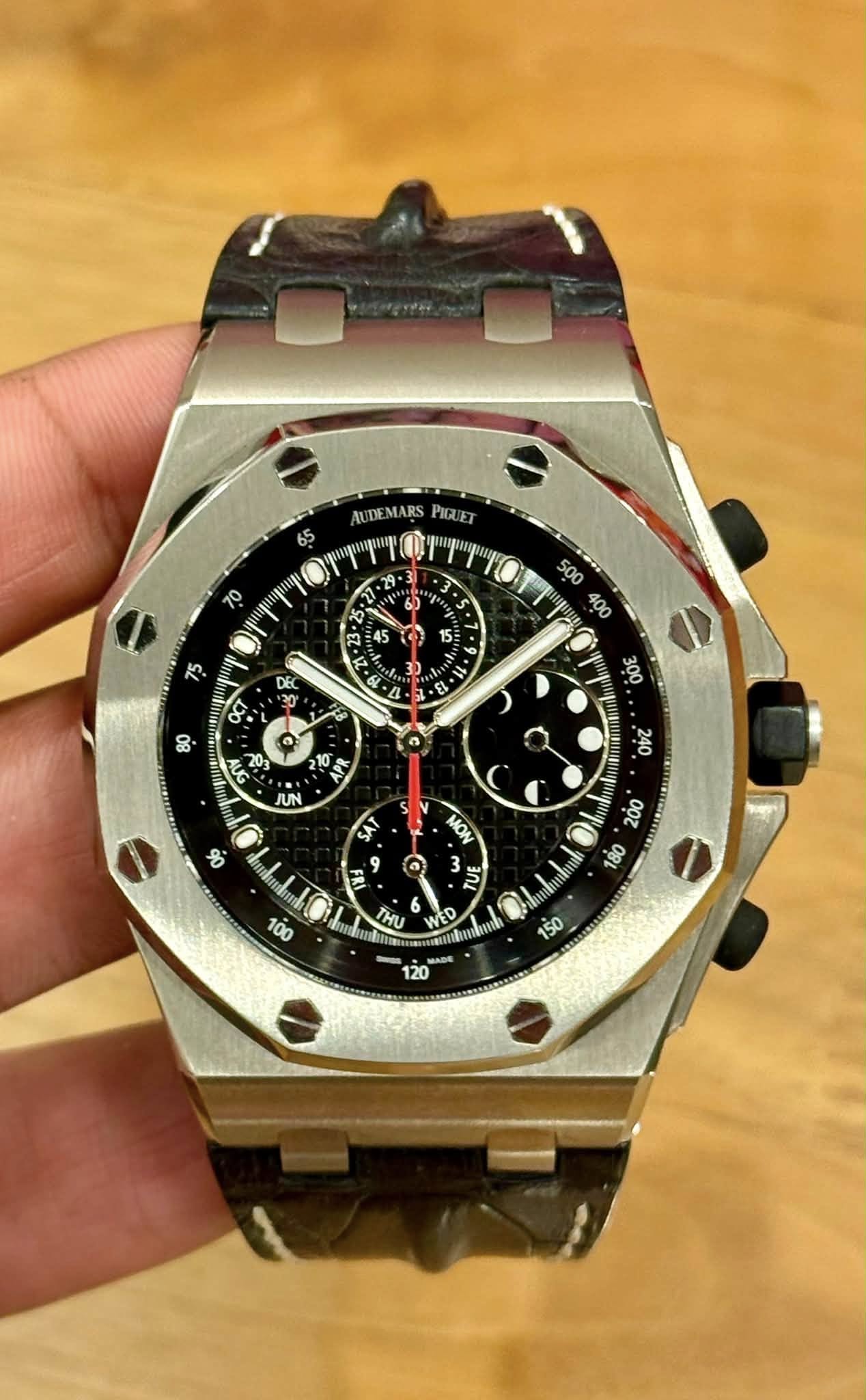 May be an image of wrist watch and text that says 'AUDEMARS PIGET ? 15 DEC 3 4 = S 80 a R 10 1 JUN 0v0 06 SAT 9 9 MAON LON ® 200 180 THU 100 ひ 0 ED 150 20'