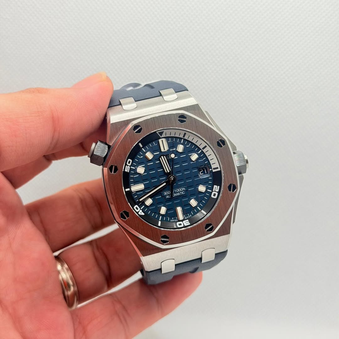 May be an image of wrist watch and text that says '50 2 SCC 3סס,ן MATC 20 N V SL N W'