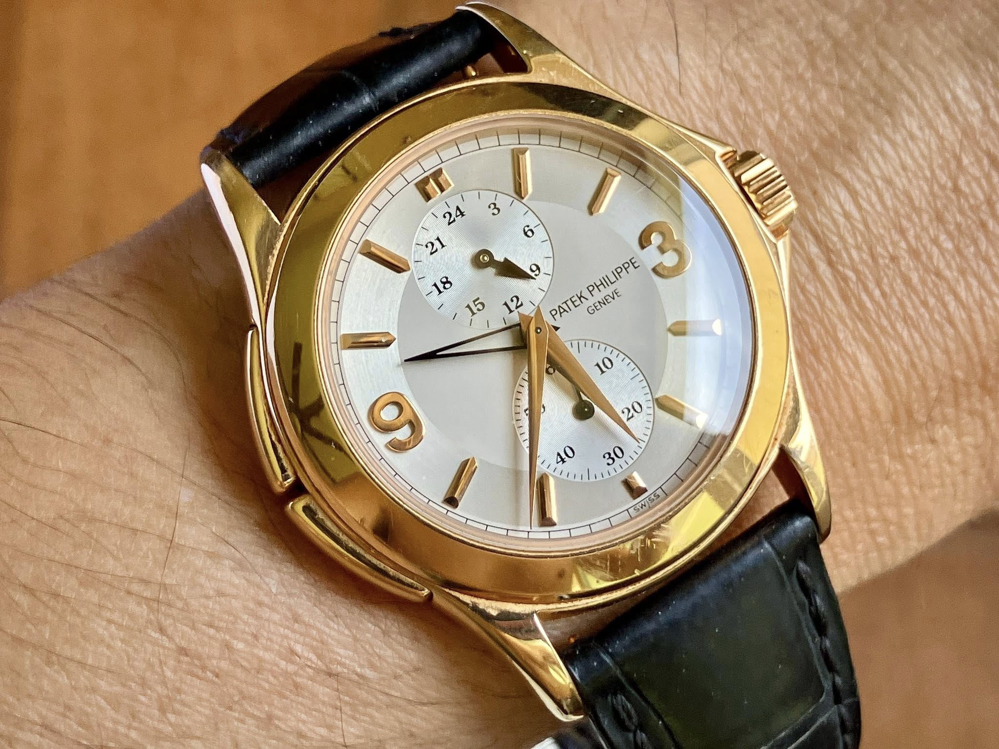May be an image of wrist watch and text that says '3 6 G 24 I IPPE PHILIPPE دن PATEK GENEVE קדיל 10 TUTPID SNS'