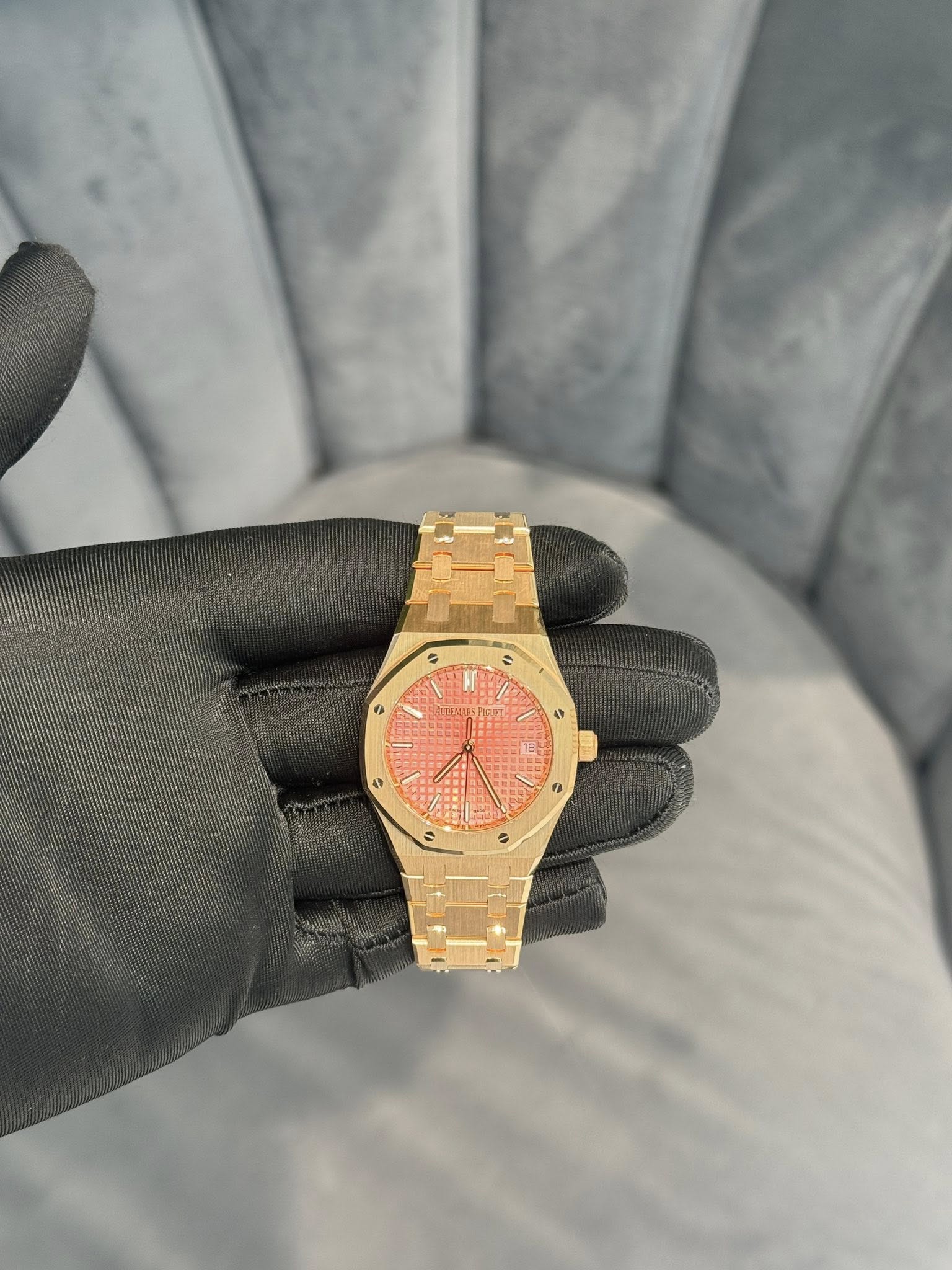May be an image of wrist watch and text that says '0 a и 2 4'