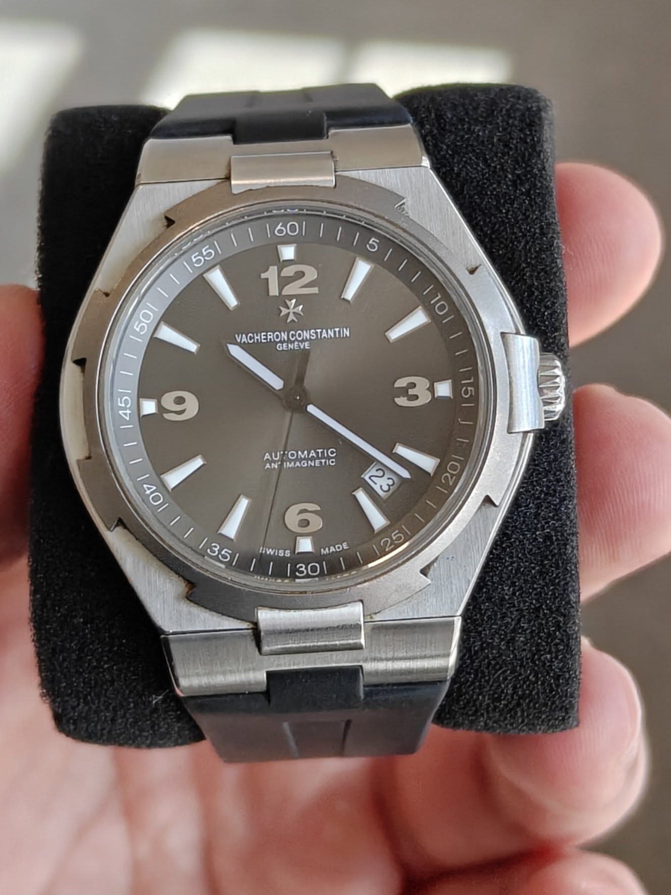 May be an image of wrist watch and text that says ' VACHERONCONSTANTIN VACHERON CONSTANTIN GENEVE 10 45/ 9 15 3 AUTOMATIC AN" AUOMATIC IMAGNETE MAGNETIC O4 SWiss MADE 30 25 5'