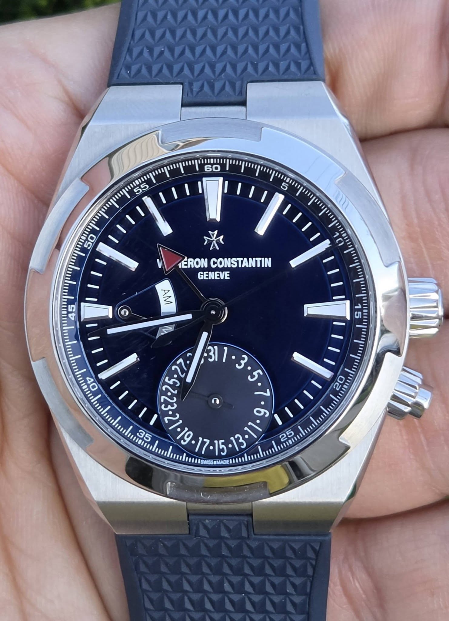 May be an image of wrist watch and text that says '60 55 50 TERON CONSTANTIN GENEVE 45 AM 6 R O0 n 20 35 ర 25'