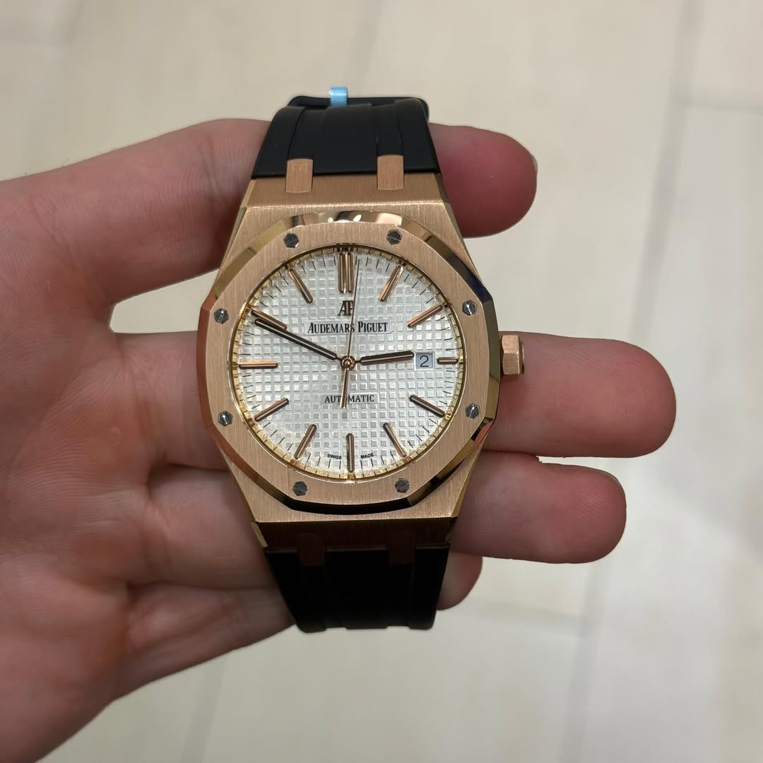 May be an image of wrist watch and text that says 'AUDEMARSPIGLET PIGLET AUDEMAR'