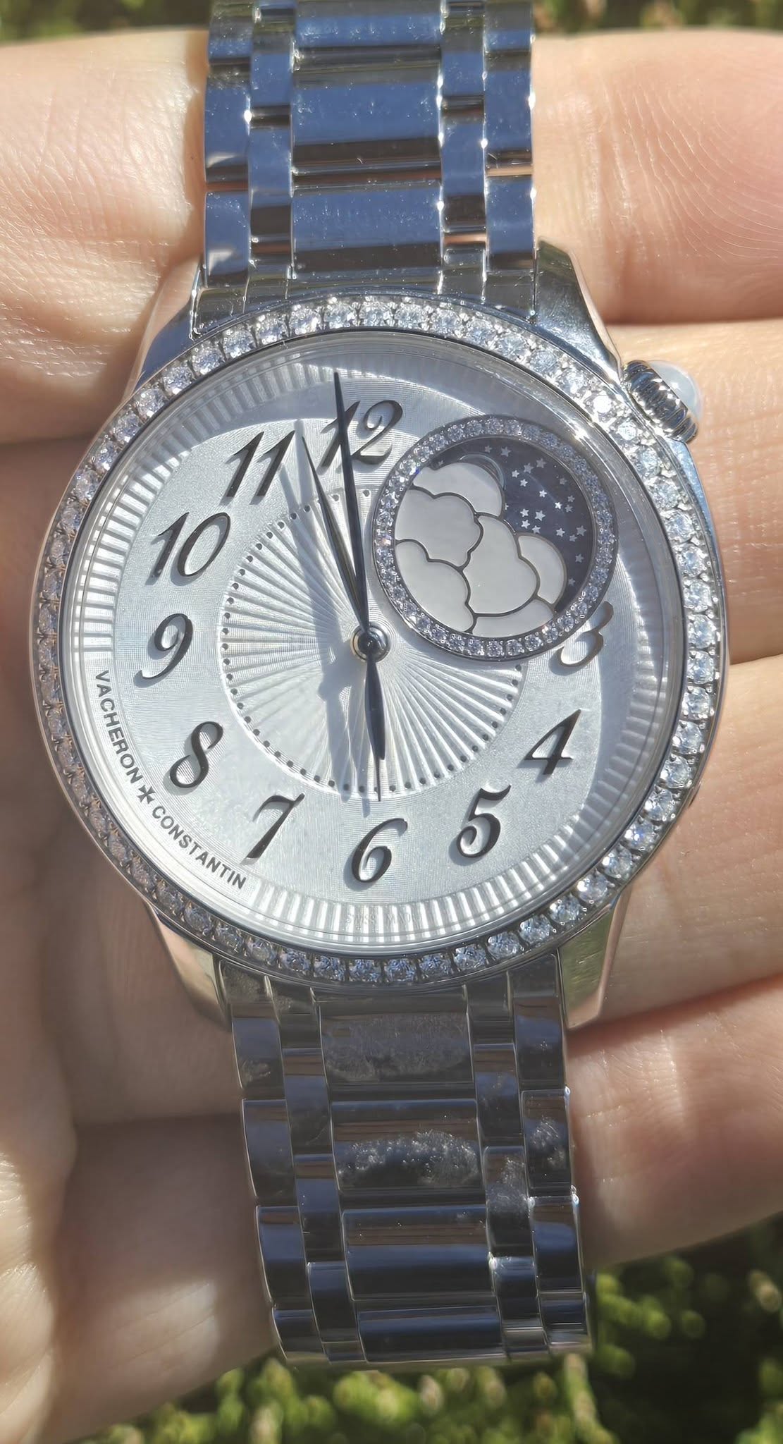 May be an image of wrist watch and text that says ' VACHERON 水 S CONSTANTIN CONSTANTIN 18 1 6 ใธ& ن ن 4 CONST NTIN'