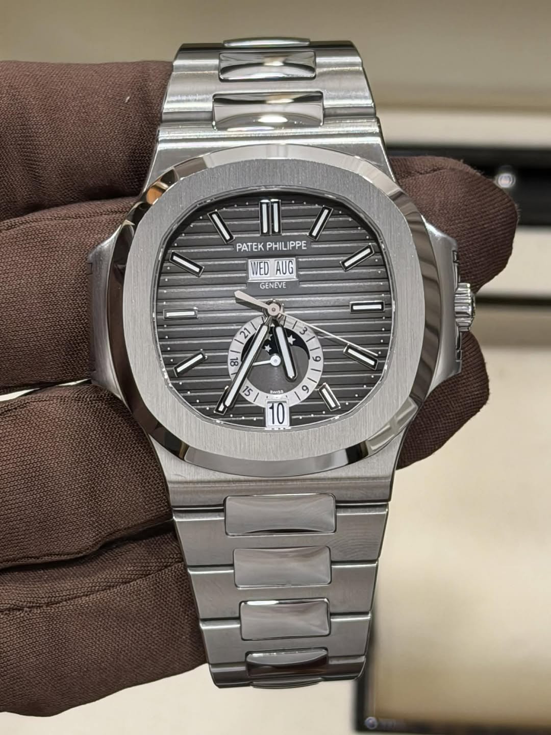 May be an image of wrist watch and text that says 'PATEK KPHILIPPE / PPE WED AUG GENEVE 21 x - 8L ۱ የባዛርለል colla 9 55 mle 6 9 I 10'