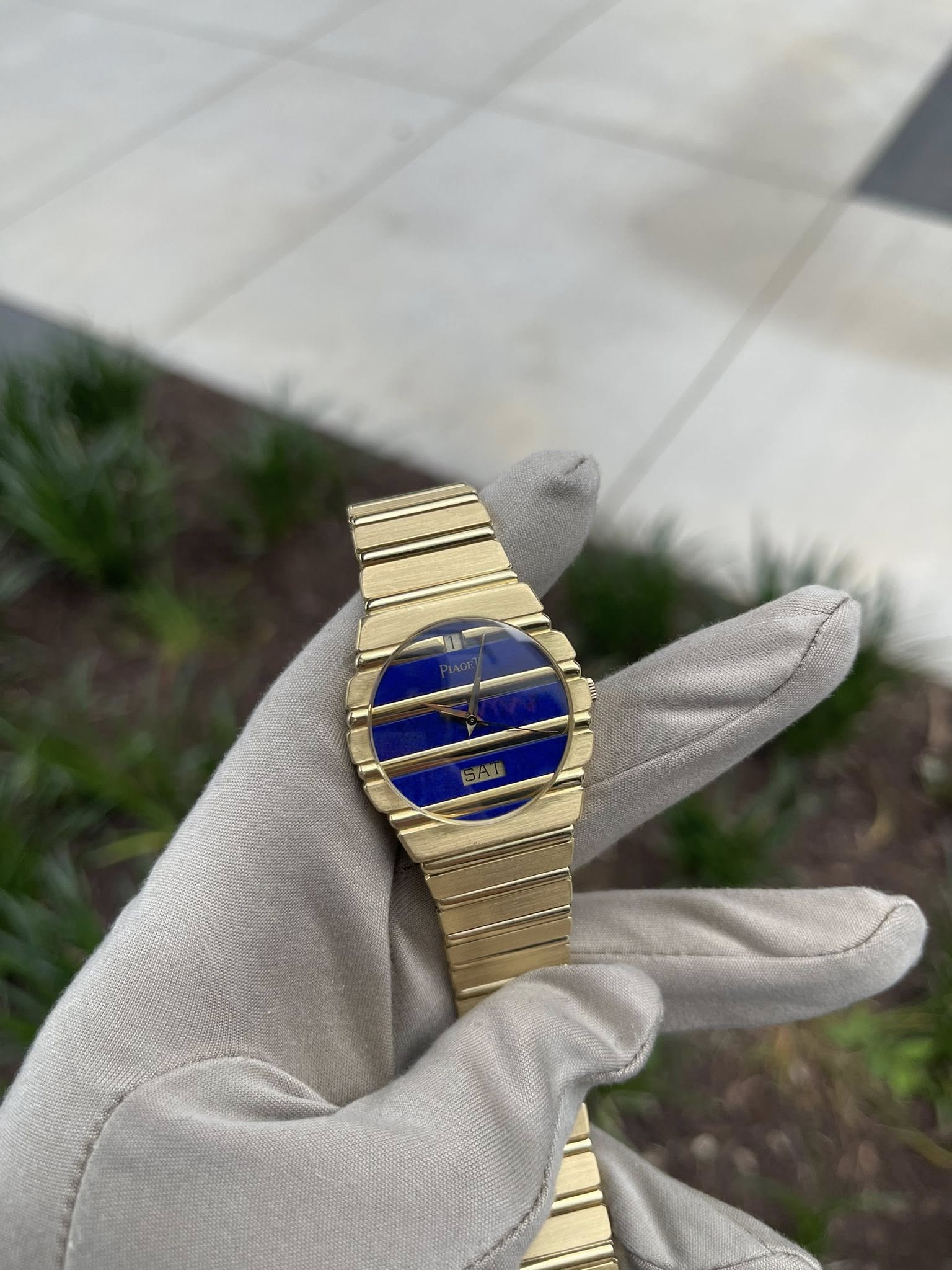 May be an image of digital watch and text that says 'SA'