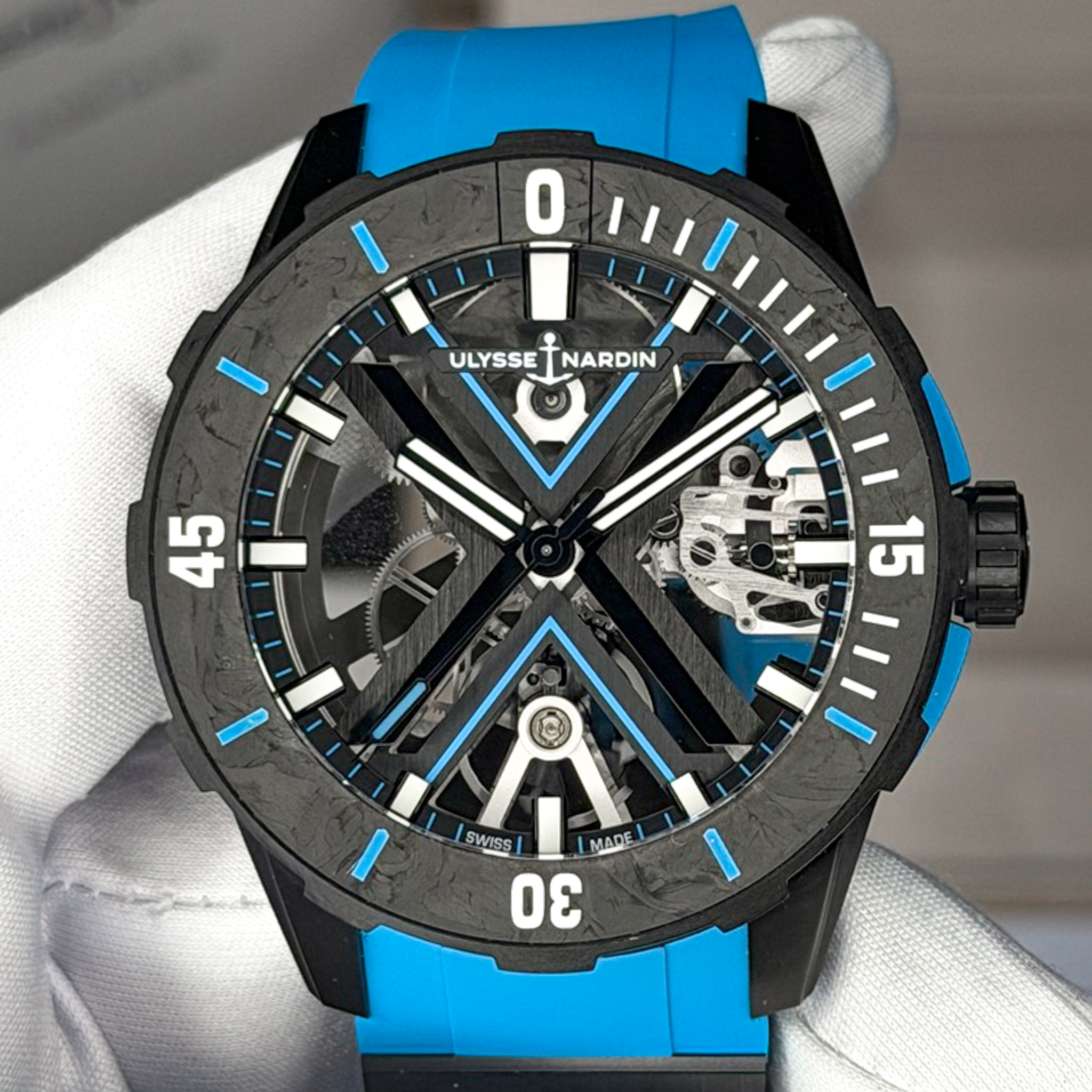 May be an image of digital watch and text that says '0 ULYSSETNARDIN NARDIN ULYSSE AAAAAЛA SWISS MADE Οε'