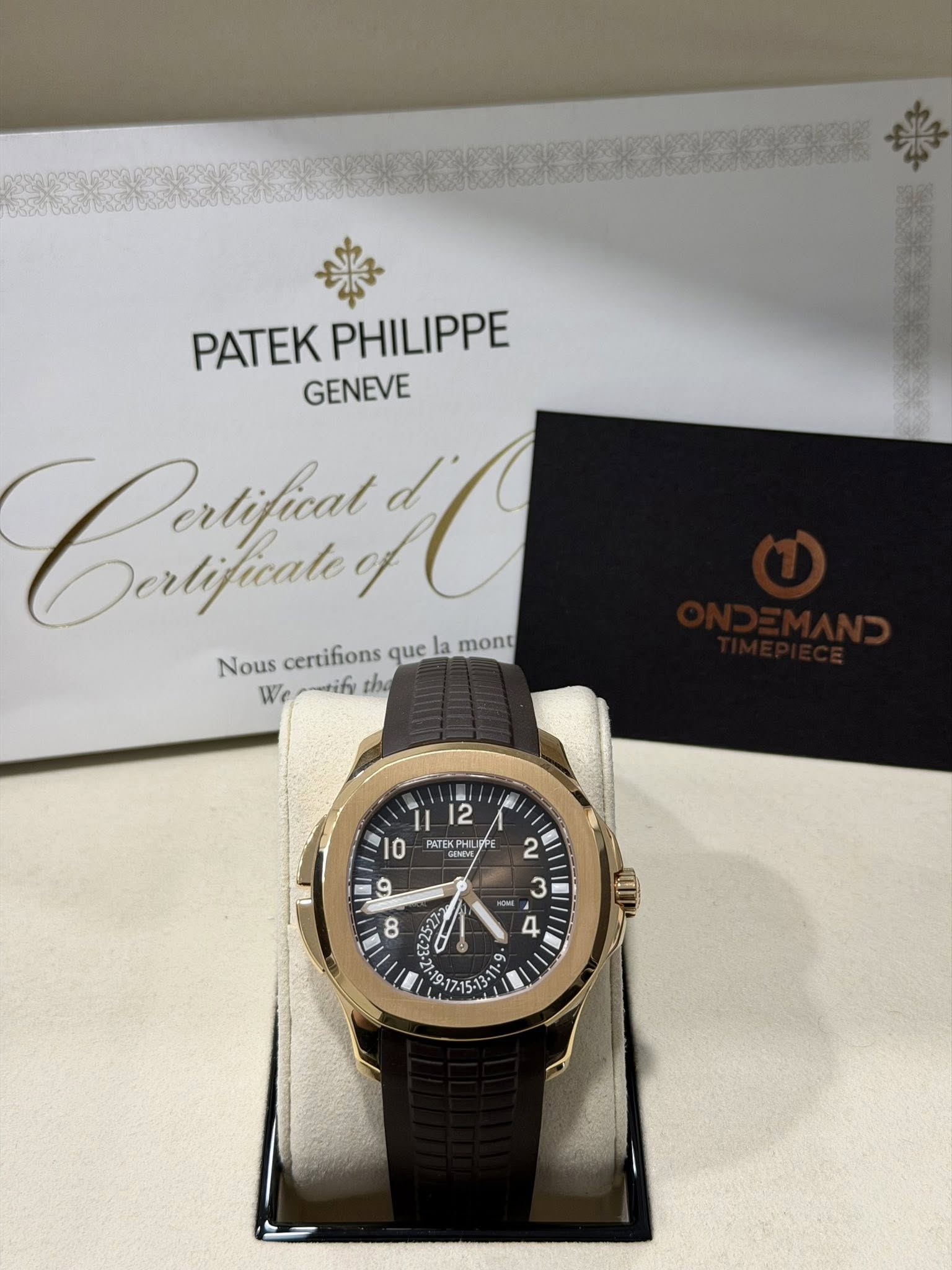 May be an image of wrist watch and text that says 'PATEK PATEKPHILIPPE PHILIPPE GENEVE Crstfua 0 tifical Dertificale Nous certifions que la mont We Weifi ili the Il 12 10 PATE K…