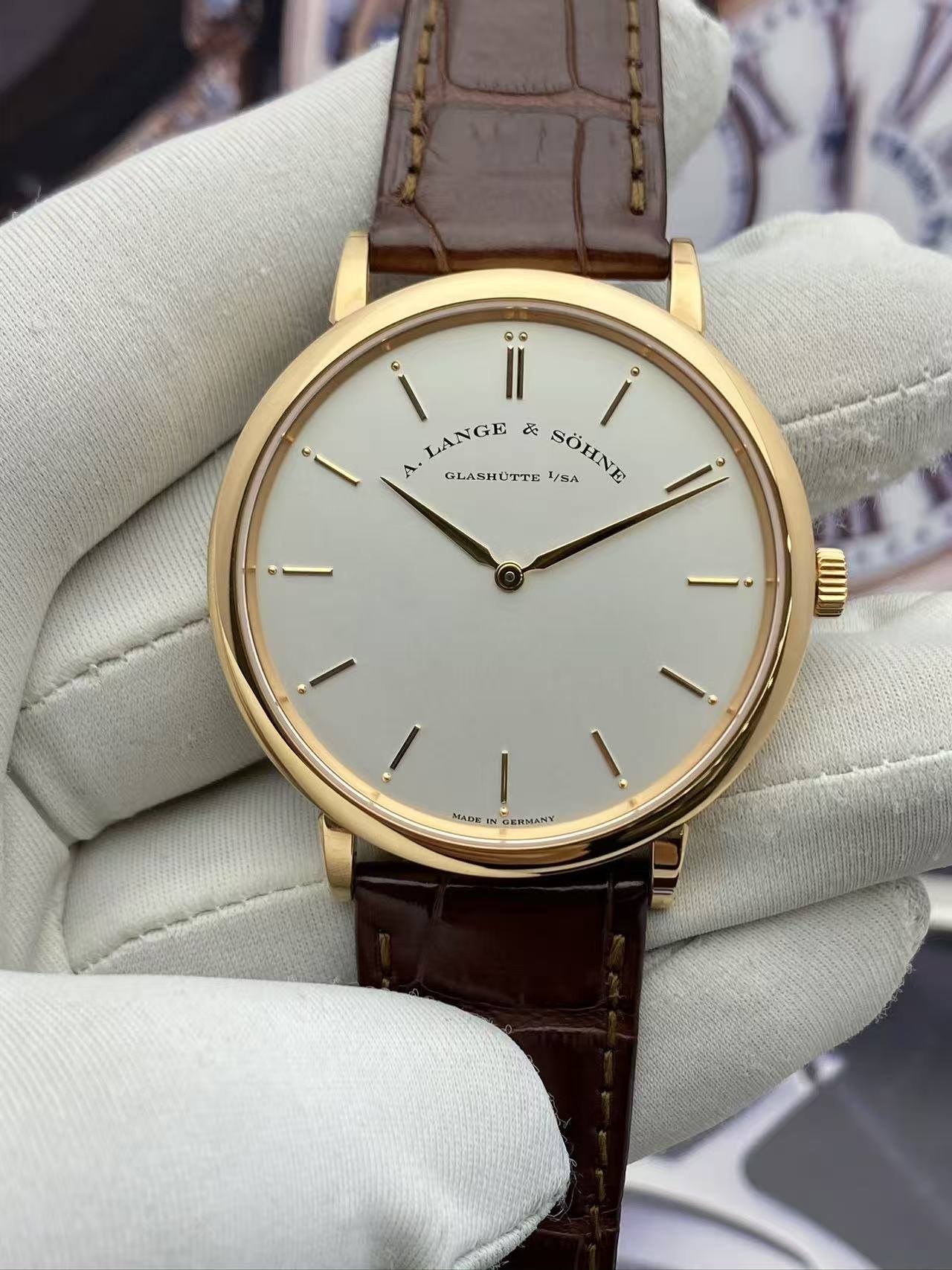 May be an image of wrist watch and text that says '၈ ခ 6 LANGE A. GLASHÜTTE & GLASHOTTESA SÖHNE 1/5A SOHNE MA6K ING GERMANY'
