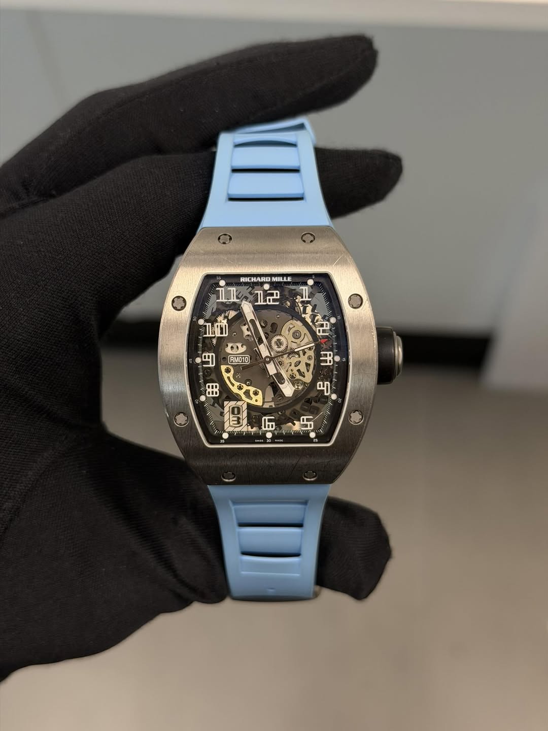 May be an image of wrist watch and text that says 'ICHARD RICHARDMILA MILLE MILA Il 上是 لا ን O RMD1C I KA B ထ كا ミ 16 奇'