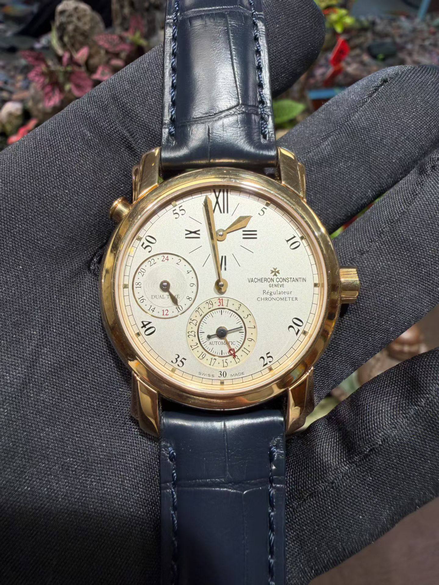 May be an image of wrist watch and text that says '5 XII ۹ PESLT 10 > ACHERONC CONSTANTIN и တ 12 2 .I o4 កថ្ុូ 31/ Regulateur Remlateur Aegulateur CHRONOMETER RONOME 20 20 иT ن…