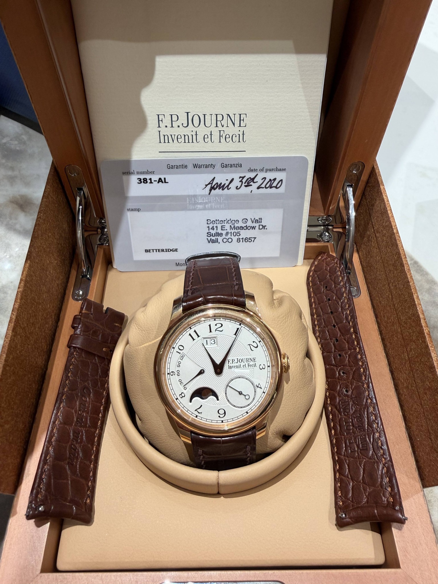 May be an image of wrist watch and text that says 'F.PJOURNE Invenit InvenitetFecit et Fecit 381-AL Garantis Warranty Garanzia duteo รยรัเม Aouil 32-2020 30L 2020 MESJOPENE mawp…