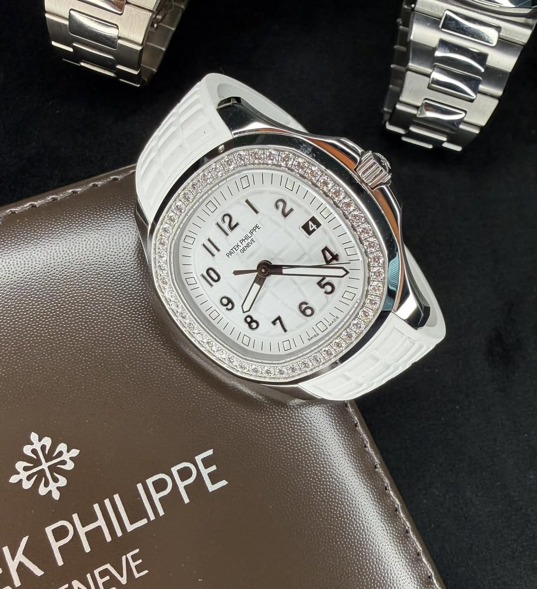 May be an image of wrist watch and text that says '2 ! し 01 ום 12 ĐCC PPE ያሮ p PSTEK PATEKPHLIPPE MAT 优酒餅 NIVE PAVE 10 0 ום! ভ C 4 Κη 4 IL ဖ 10 1 م O ف K ※ PHILIPPE PHILIPPE…