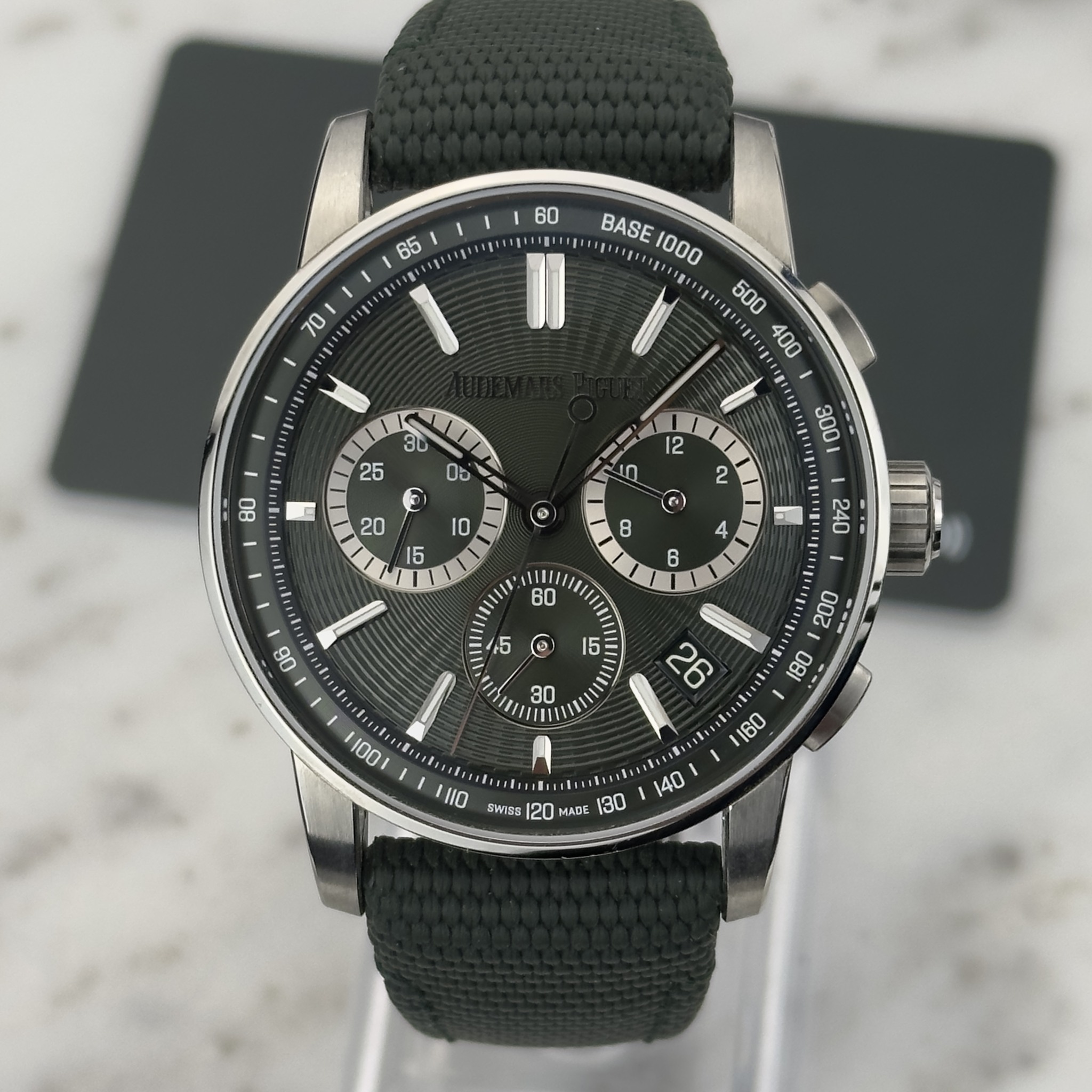 May be an image of digital watch and text that says '85 70 60 .크크를 BASE 1000 መቤ 플로드로시트 3D Ob 80 E 12 20 in 300 10 2 ® 15 @ 8 4 B D จงจ SWISS 20 MADE 130 140'
