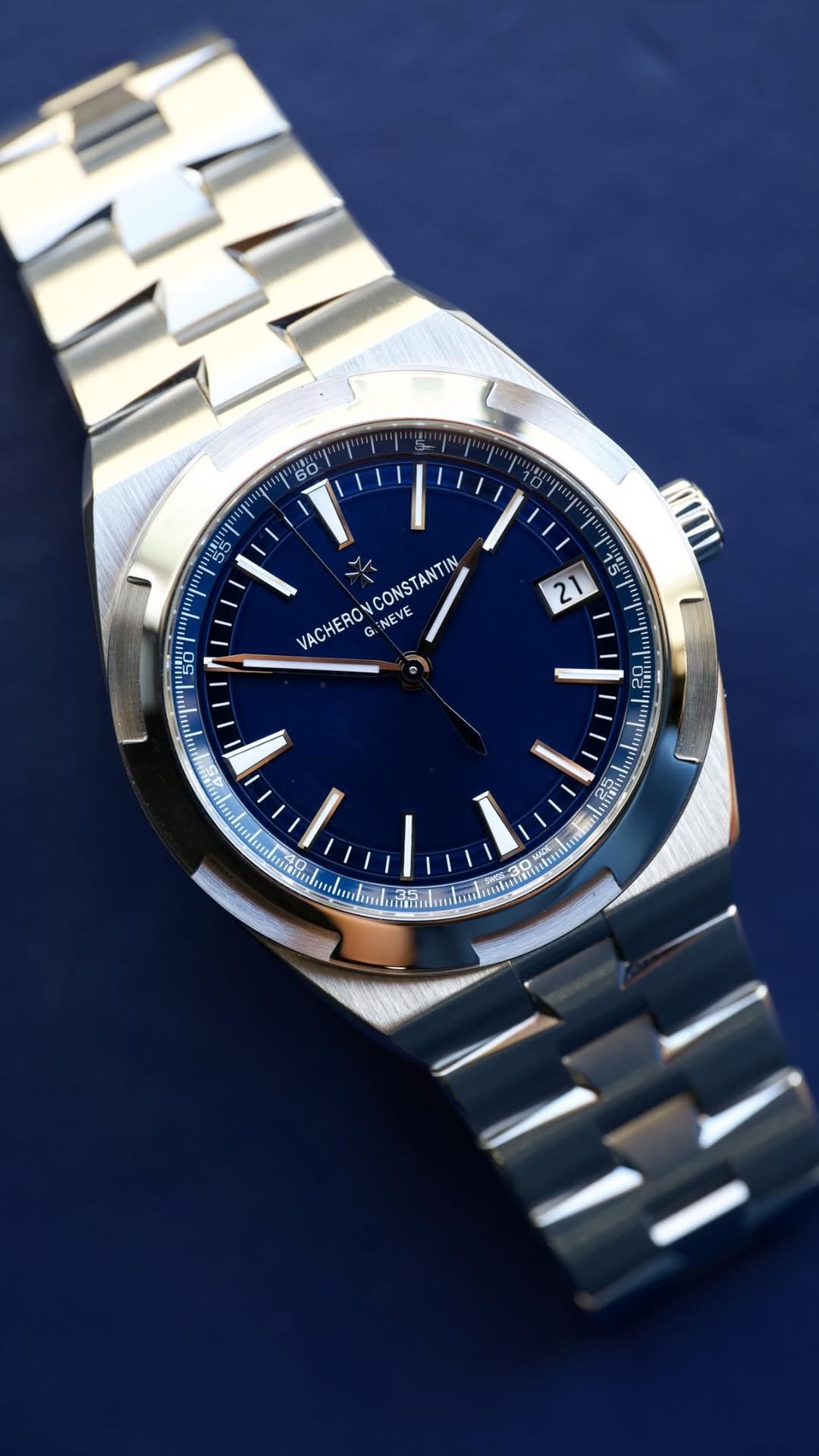 May be an image of wrist watch and text that says '60 55 5 CONSTANTIN VACHEROVCONSTANTIN TIN VACHERO G IN NEVE EVE 50 21 2 iil IT ពឺនរ'