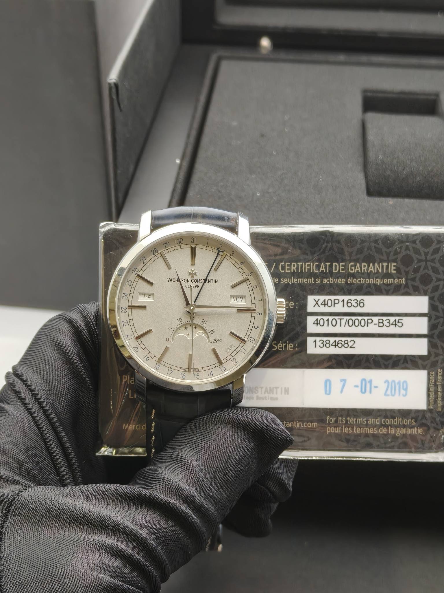 May be an image of wrist watch and text that says 'wad HOO หล่วน a CONS NTIN 三 18단 NOW CERTIFICATDE CERTIFICATDEGARANTIE DE GARANTIE eseulementsiactivdedlete activee…