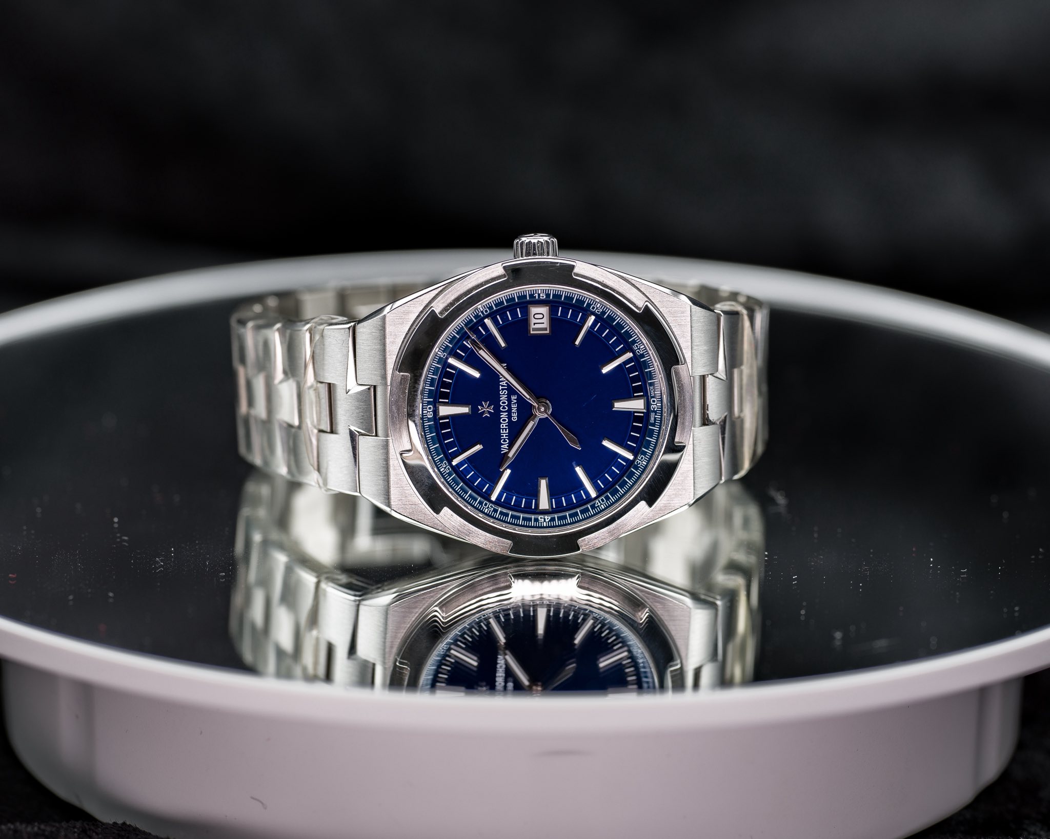 May be an image of wrist watch and text that says 'יוי 1PI Bố1 RONG ONO CHE O sìah ርኢ ap'