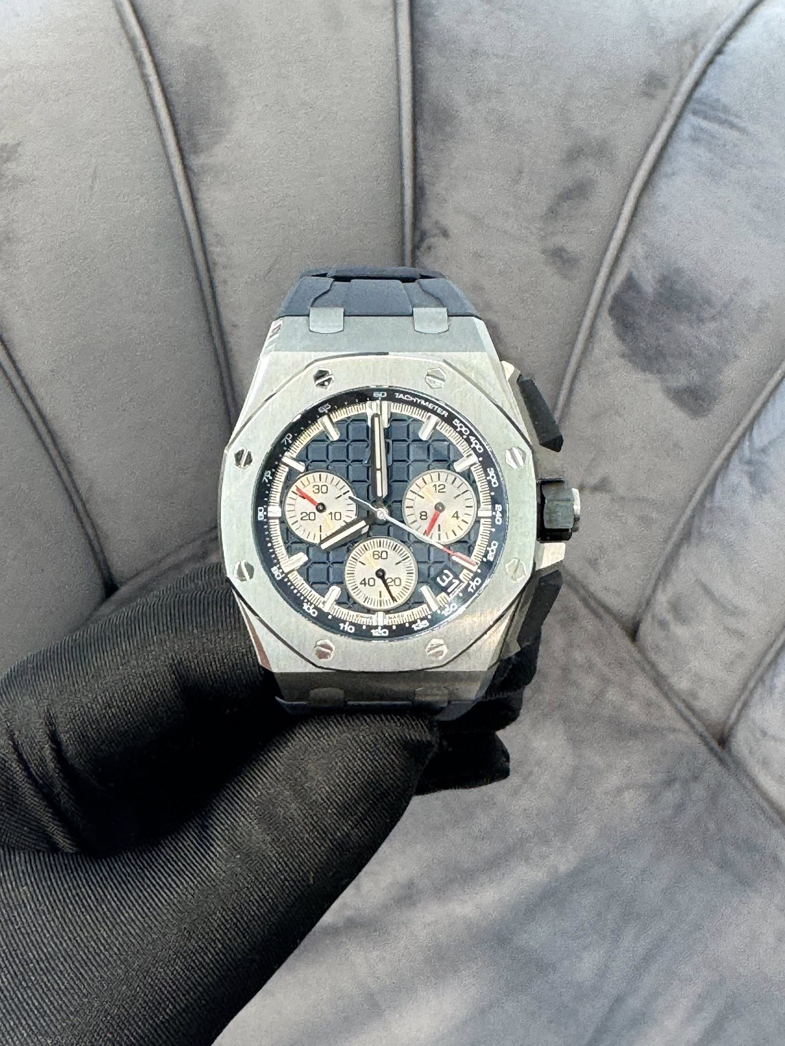 May be an image of wrist watch and text that says '30 wSSING O agio BH0 - ጌ 1 en tyn 1 ဒဒဝ ado 31 TO Ho'