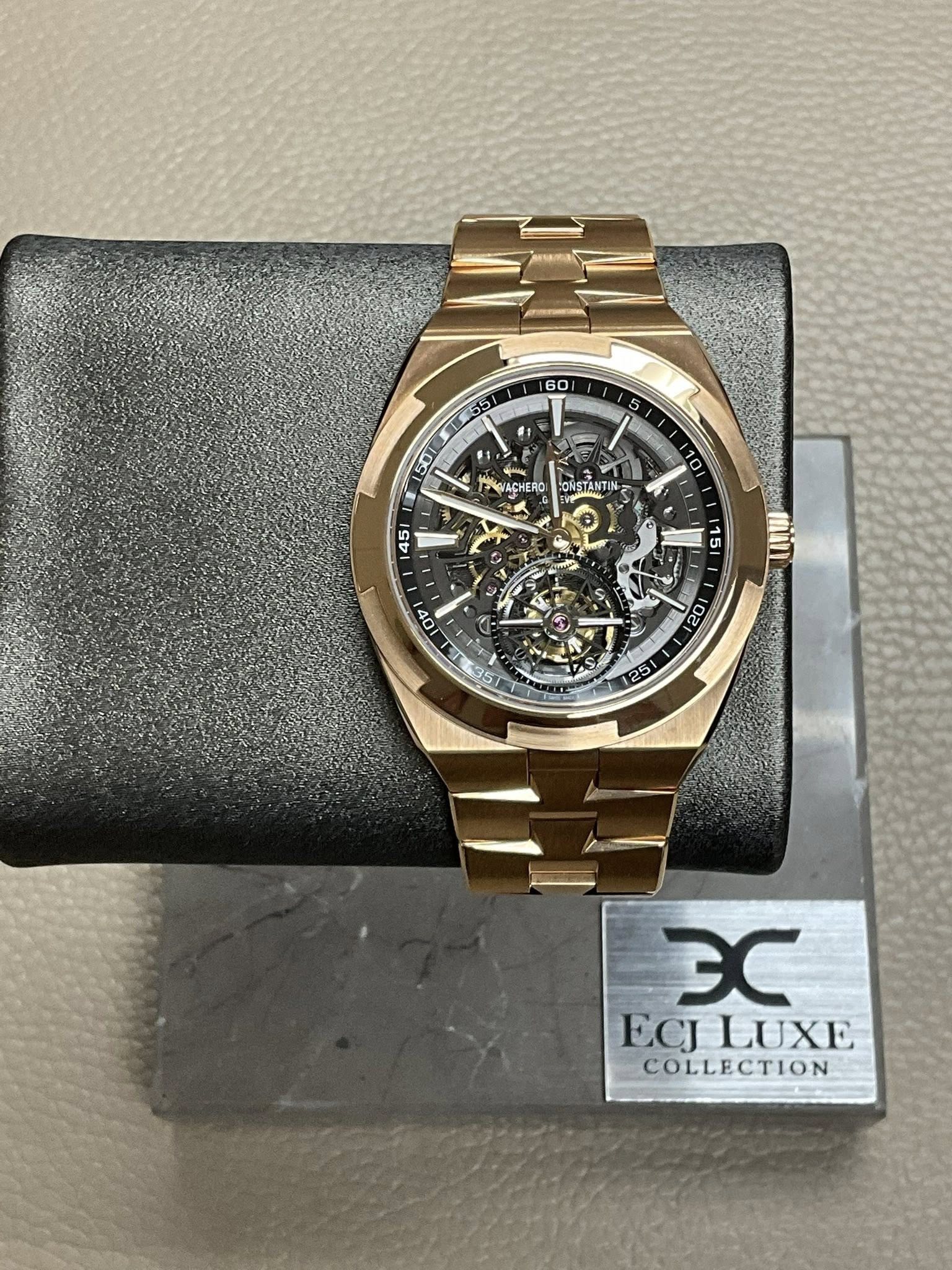 May be an image of wrist watch and text that says '60 5 S 5 50 p TGACHERIO SONST TAGA CHERO ORSTANTIN ANTI TIN G 102 25 3C ECJ LUXE COLLECTION'