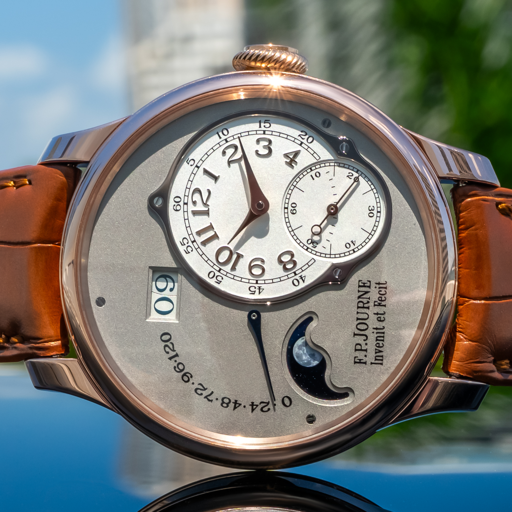 May be an image of wrist watch and text that says ' LI ዕቴ 5 6 C 0C OF 5 60 F.P.JOURNE InvenitetFecit et Fecit Invenit'